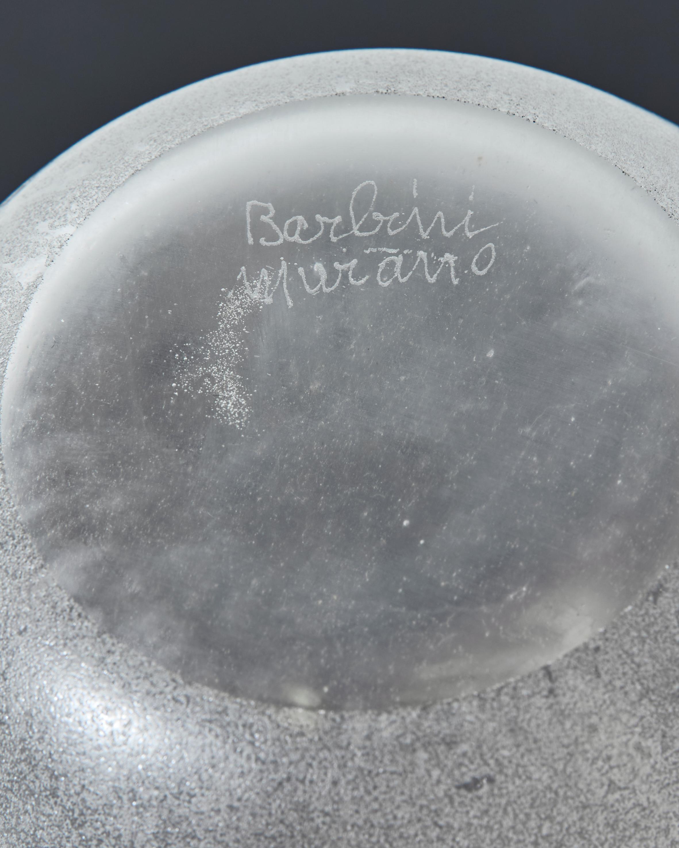 Skulptur aus satiniertem Muranoglas von Alfredo Barbini. Italien, 1960er Jahre. Der Sockel trägt die Gravur 