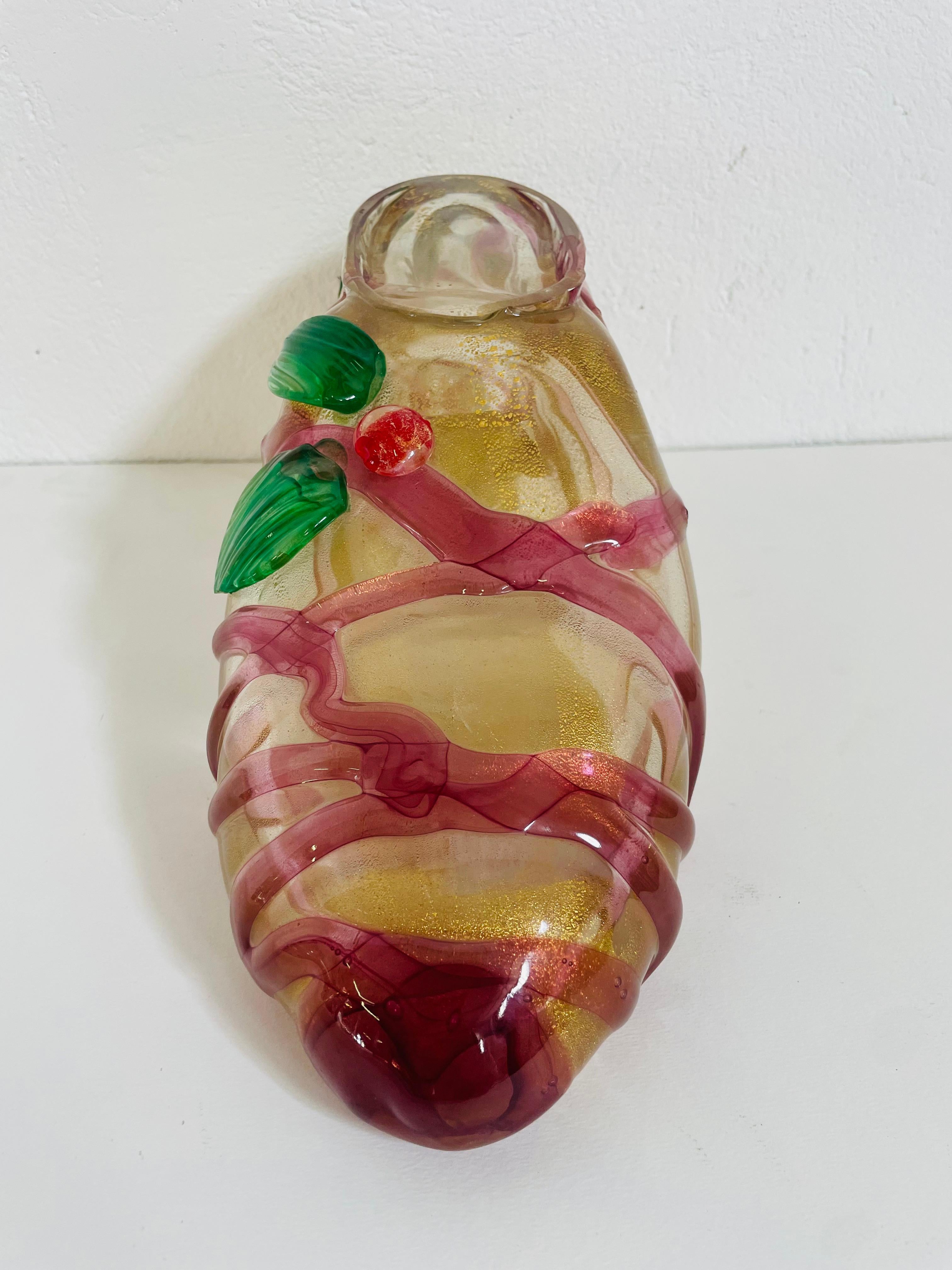 Sculpture en verre Scarpa, réalisée par le maître verrier Pino Signoretto pour Redusart dans les années 1970.
Signature et nom de la production sous la base.
En bon état, comme sur la photo