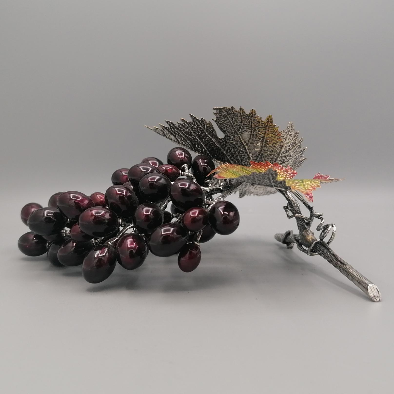 Contemporary Scultura italiana grappolo uva in argento massiccio Sterling 925 con smalti For Sale