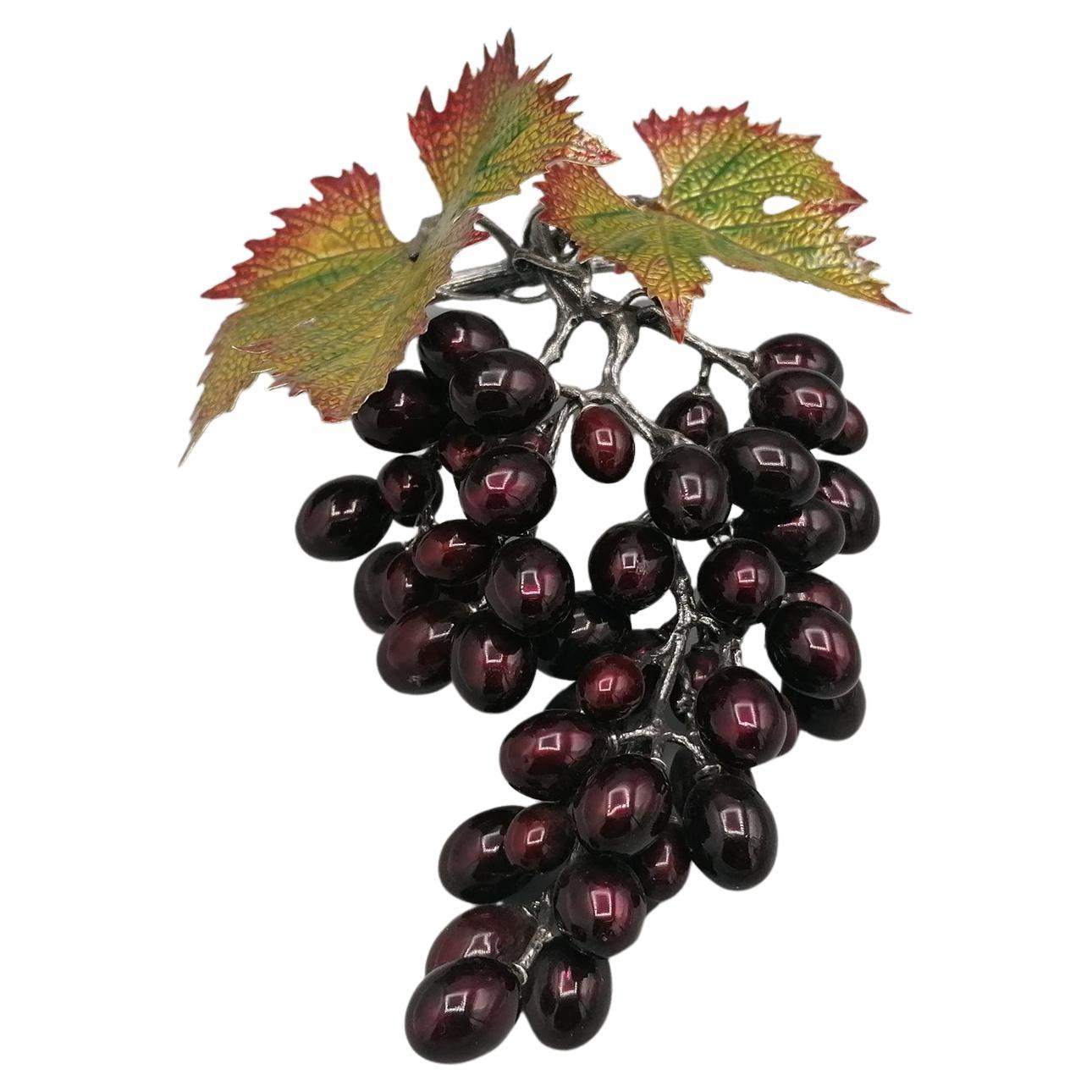Scultura italiana grappolo uva in argento massiccio Sterling 925 con smalti For Sale