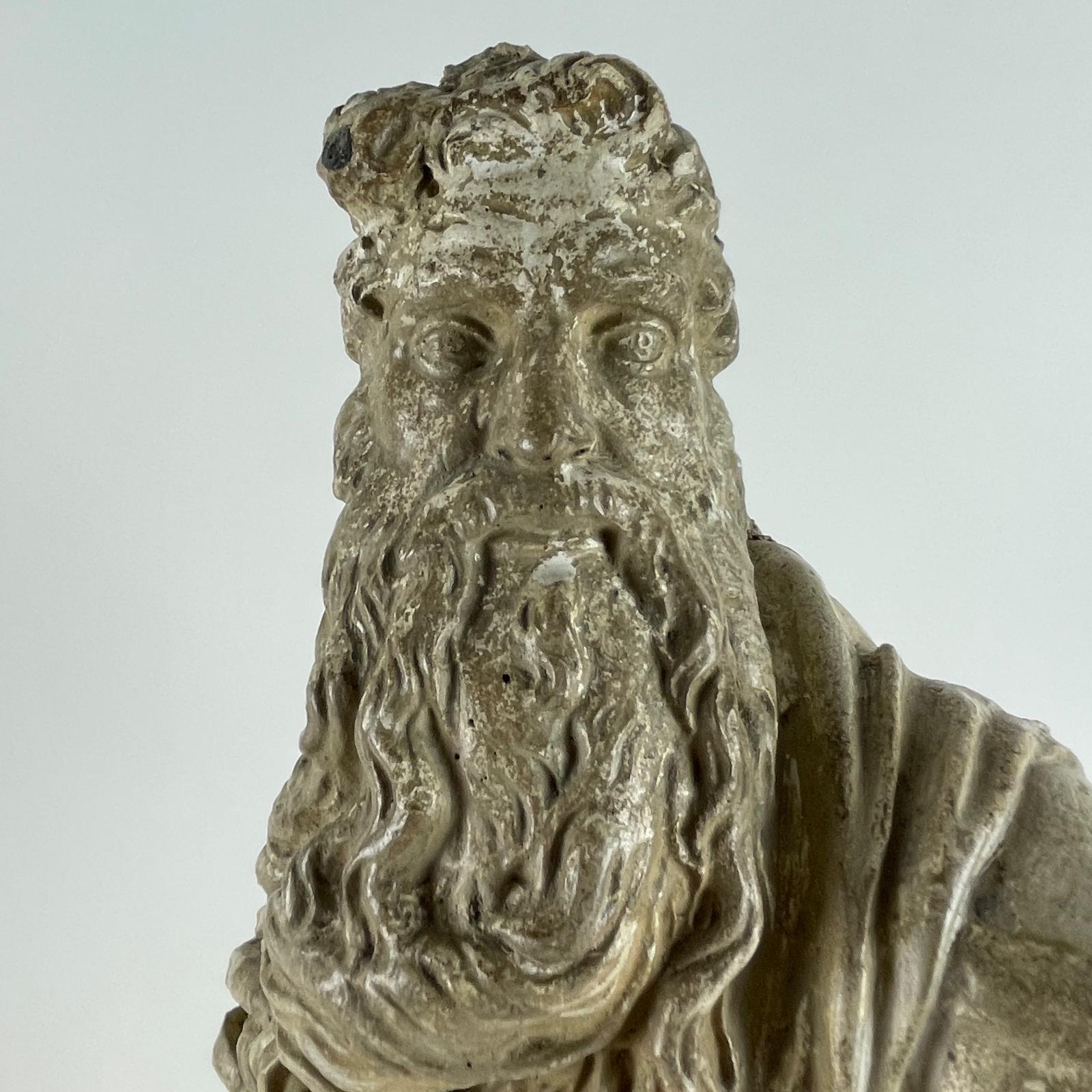 Scultura Italiana In Gesso Raffigurante Mosè Ispirata A Michelangelo Primi 1900 In condizioni buone in vendita a Milano, MI