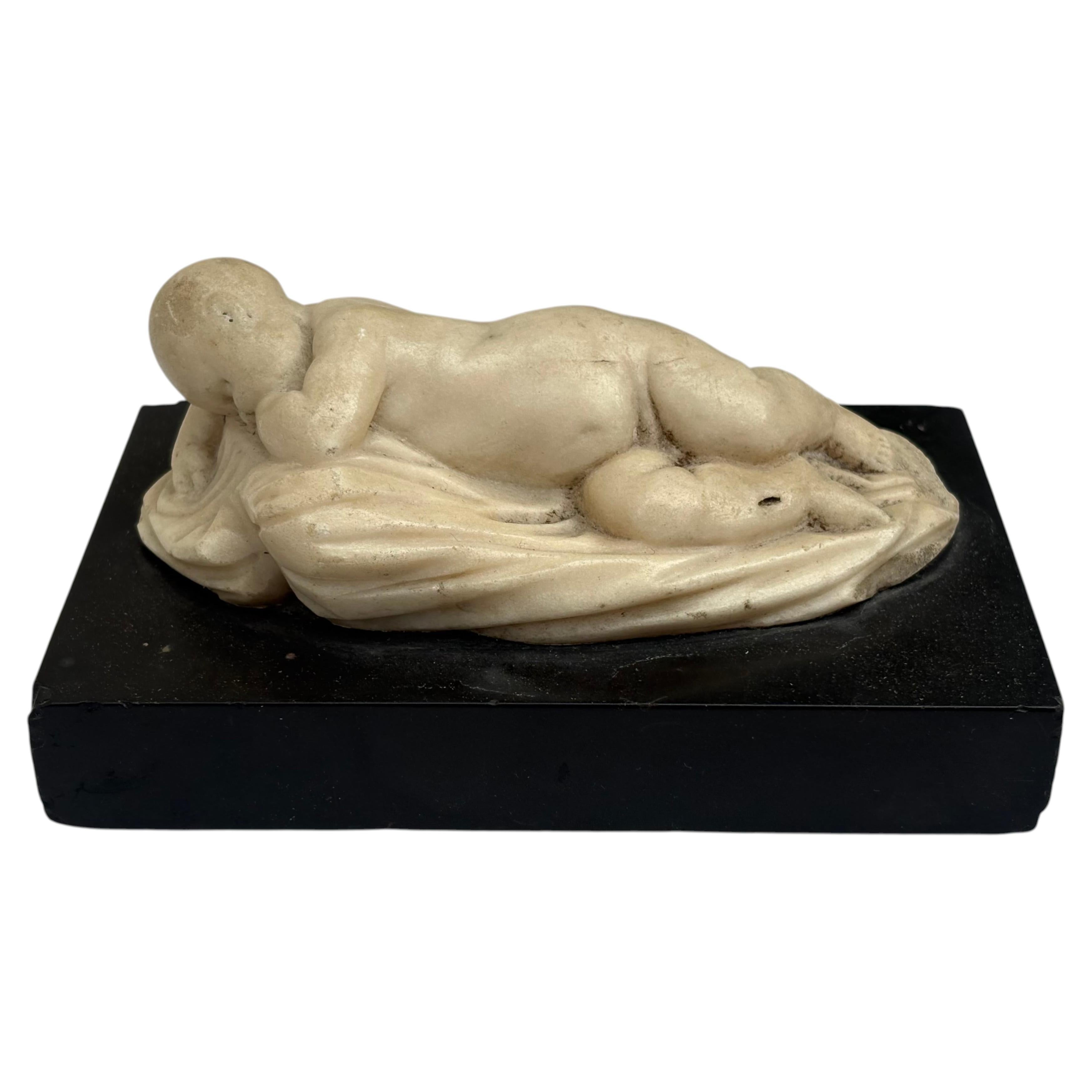 Sculpture en marbre Grand Tour Sleeping Putto début 19ème siècle