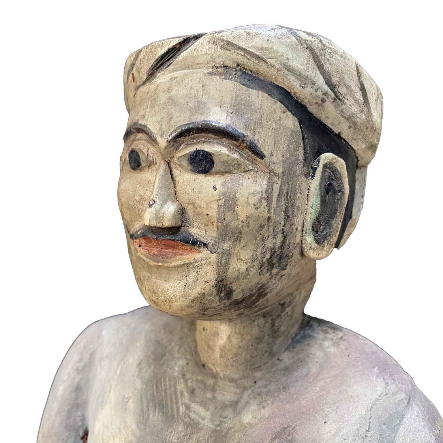 Artisanat Mandalay Burmese Male Sculpture Late 1800s Sculptée en bois et peinte en vente