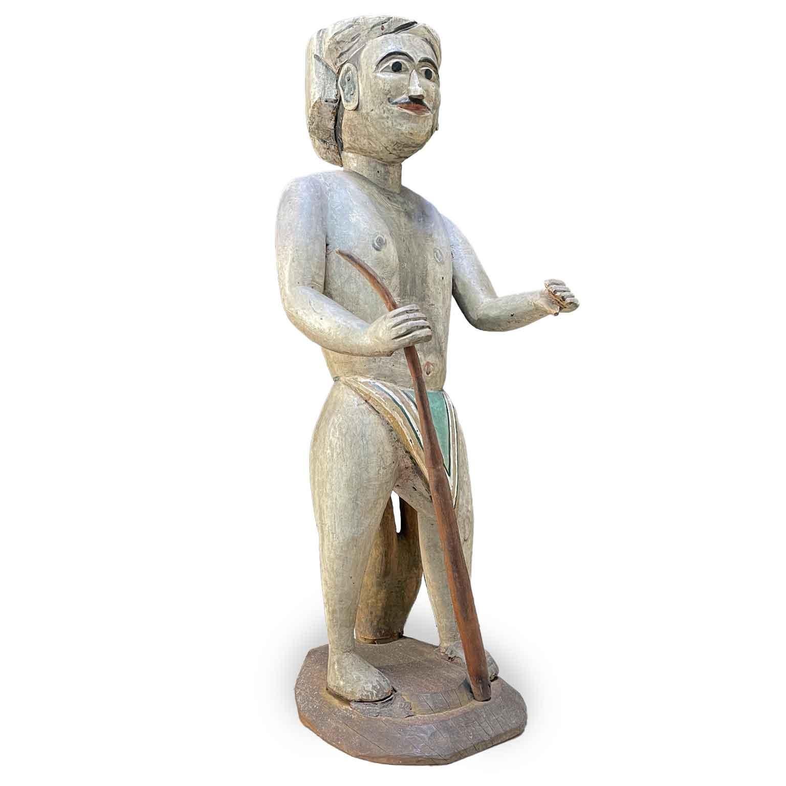 Indonesian Mandalay Burmese Male Sculpture Late 1800s Sculptée en bois et peinte en vente
