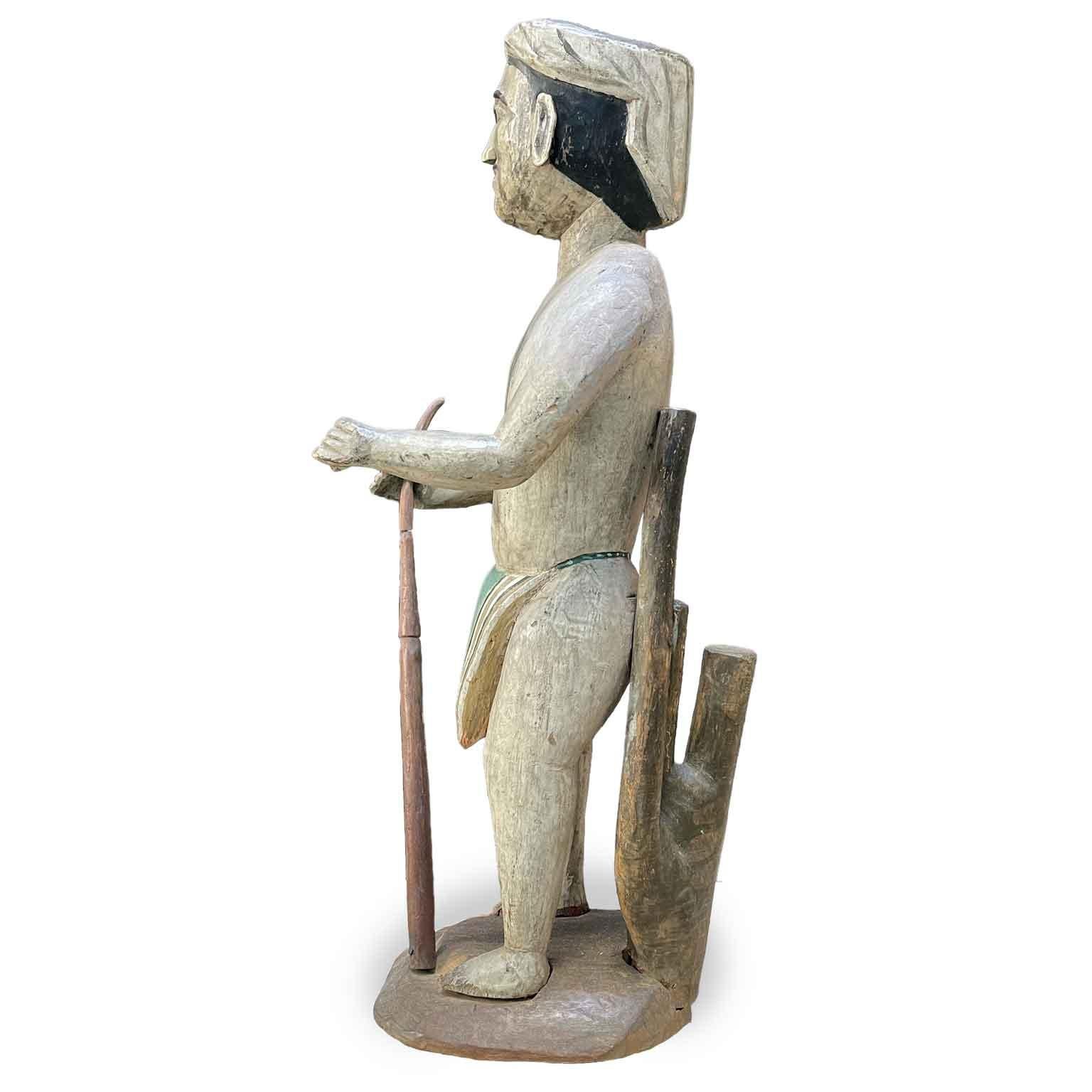 19th Century Mandalay Burmese Male Sculpture Late 1800s Sculptée en bois et peinte en vente