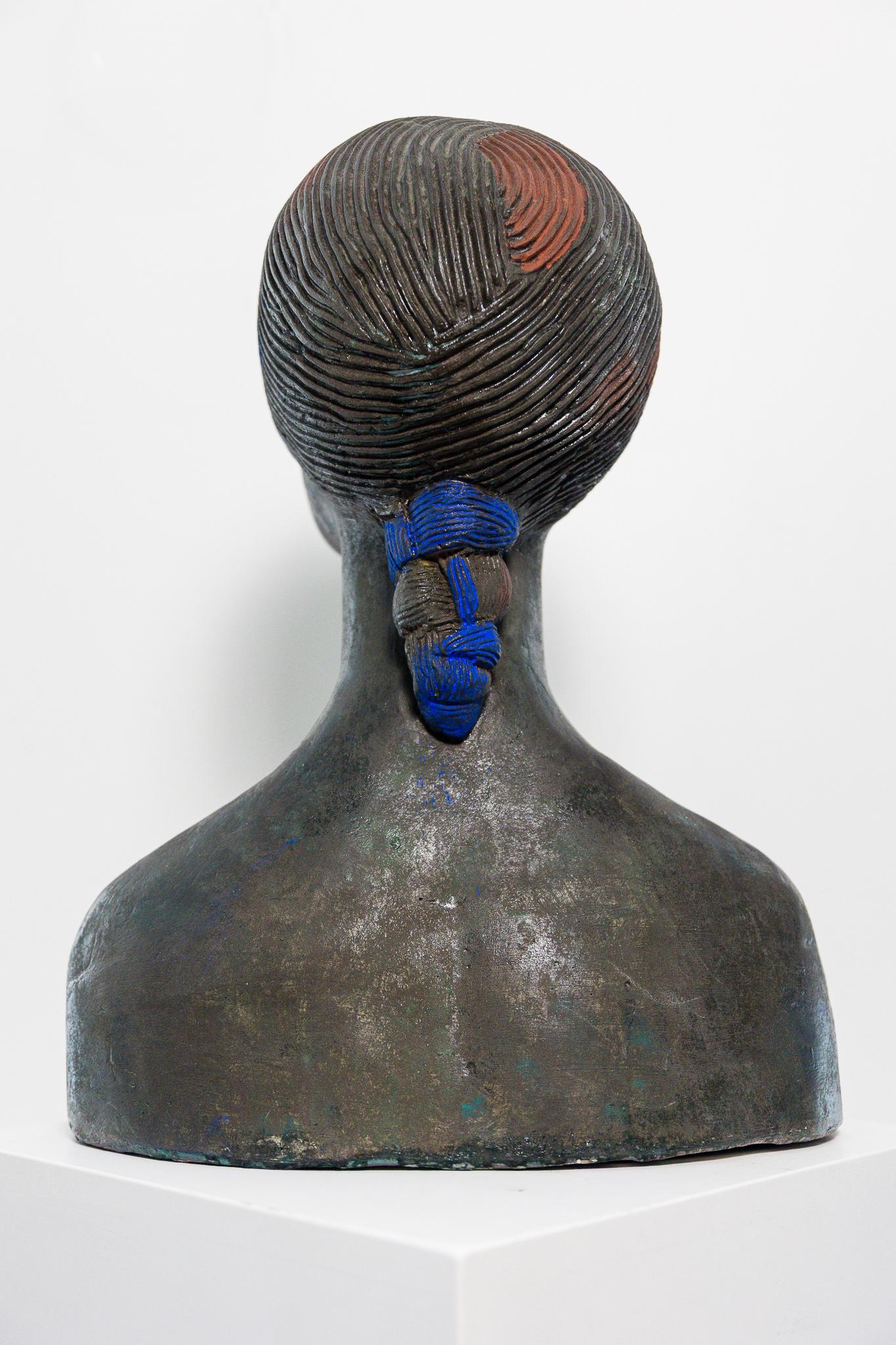 20th Century Scultura mezzo busto di donna etiope in terracotta di Gino Zattoni - anni '50 For Sale