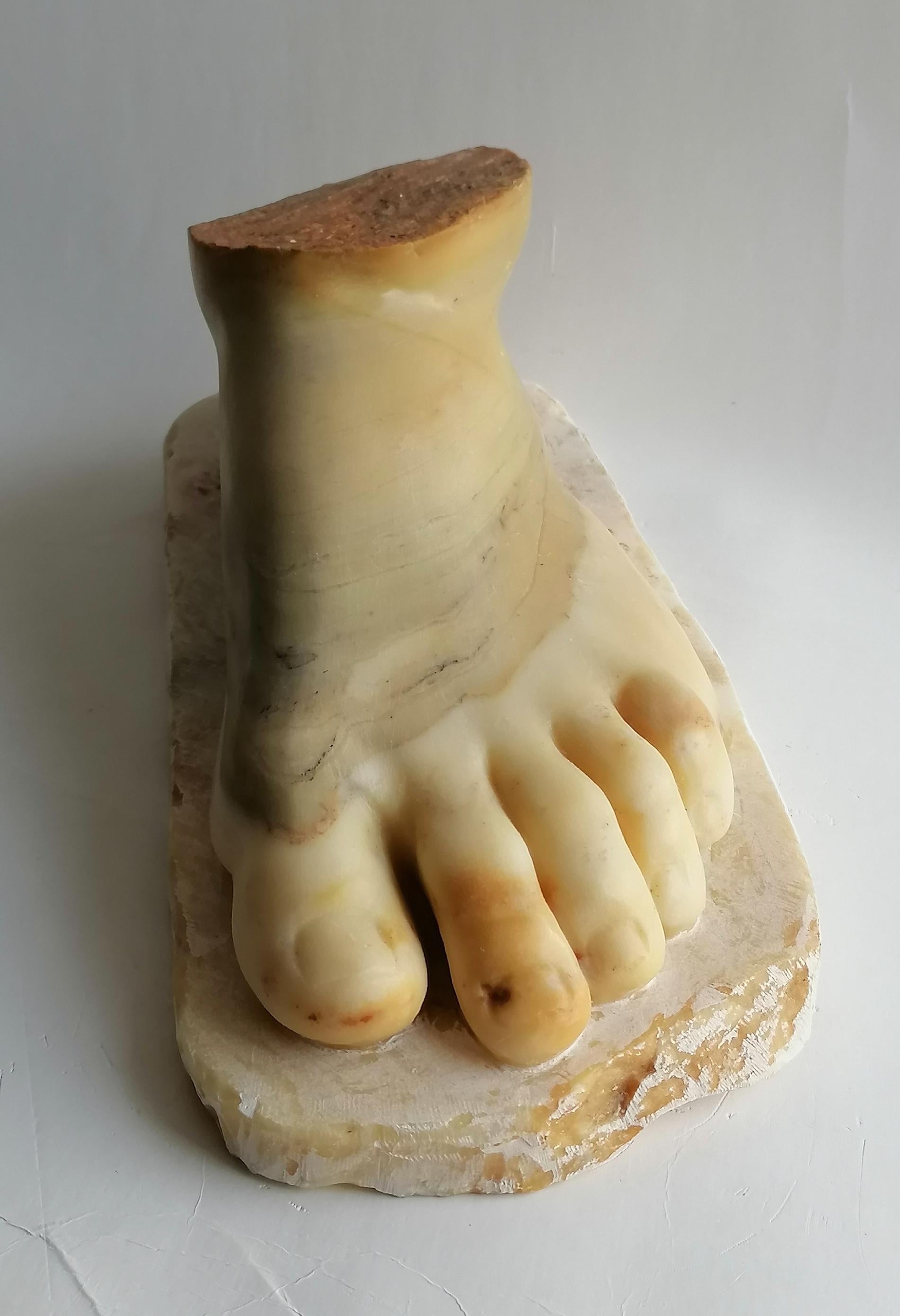 Italian Scultura - piede classico in marmo giallo broccato di Siena- made in Italy For Sale