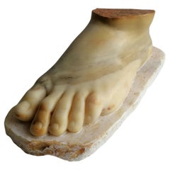 Scultura - piede classico in marmo giallo broccato di Siena- made in Italy