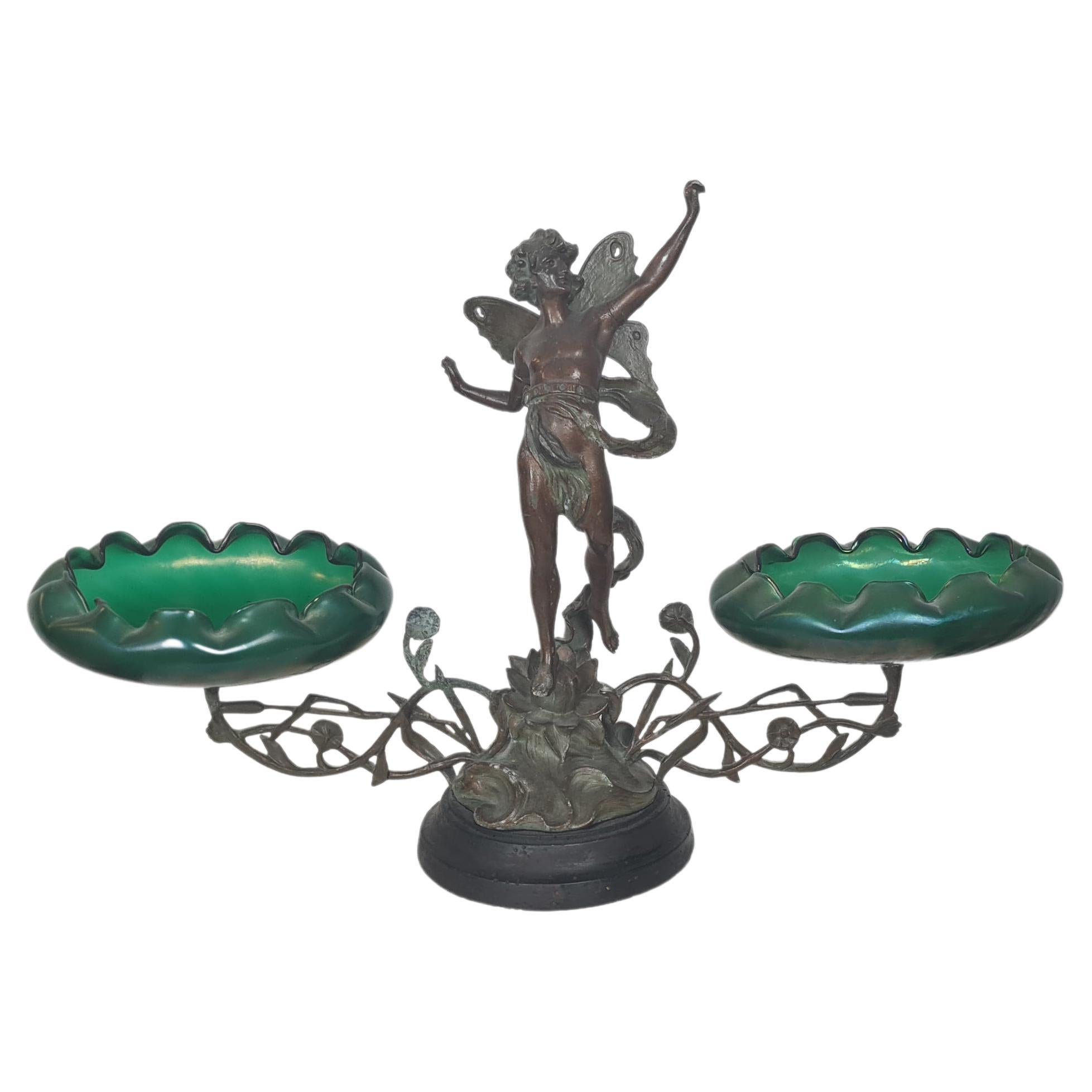 Scultura Putto alato Liberty in bronzo e vetro For Sale