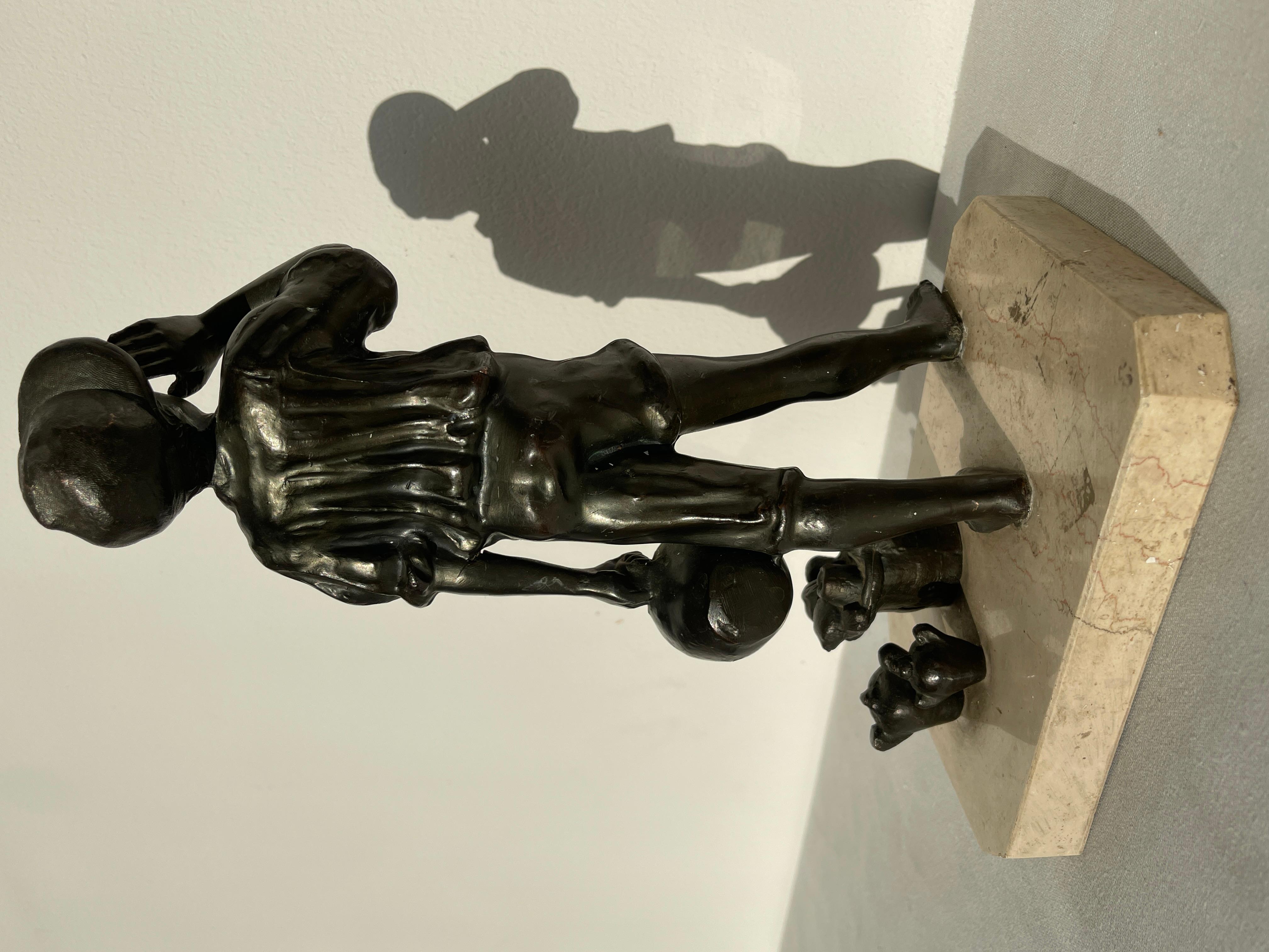 Skulptur Junge Wasser Verkäufer vintage 1950er Jahre Italienisch im Angebot 1