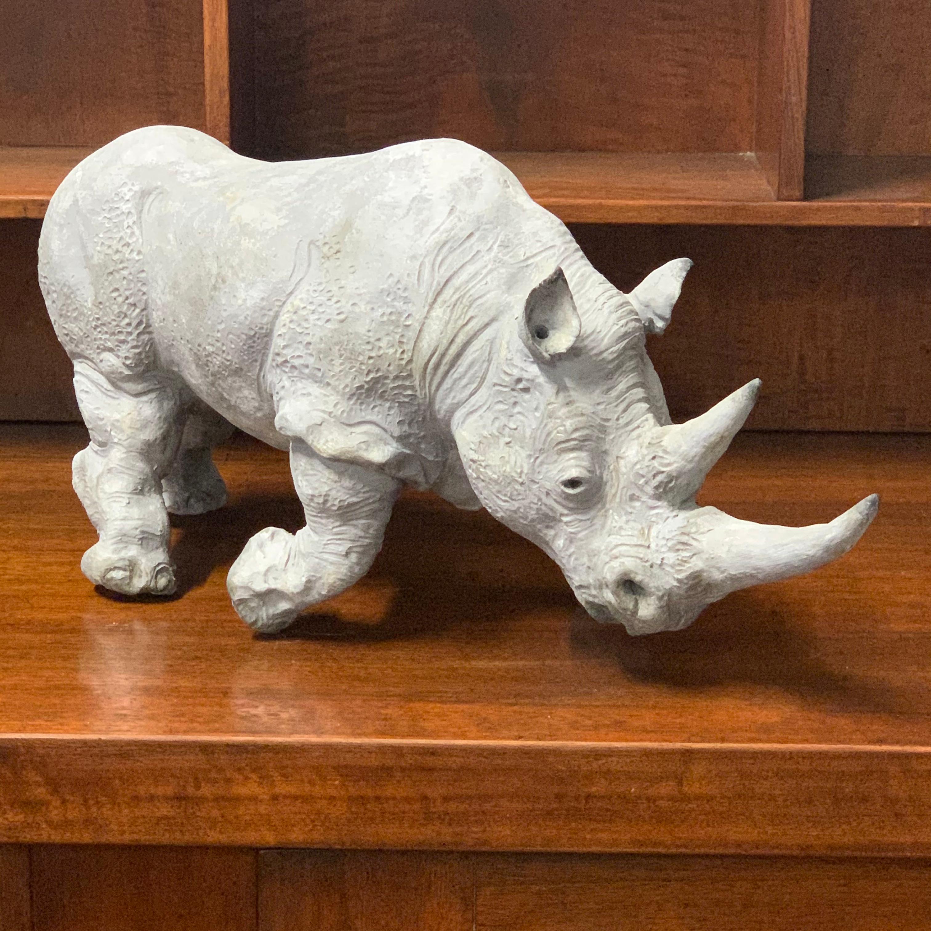 Escultura de cerámica de rinoceronte  Firmado Angelo Zanella y fechado en 2020 - Italia Moderno en venta