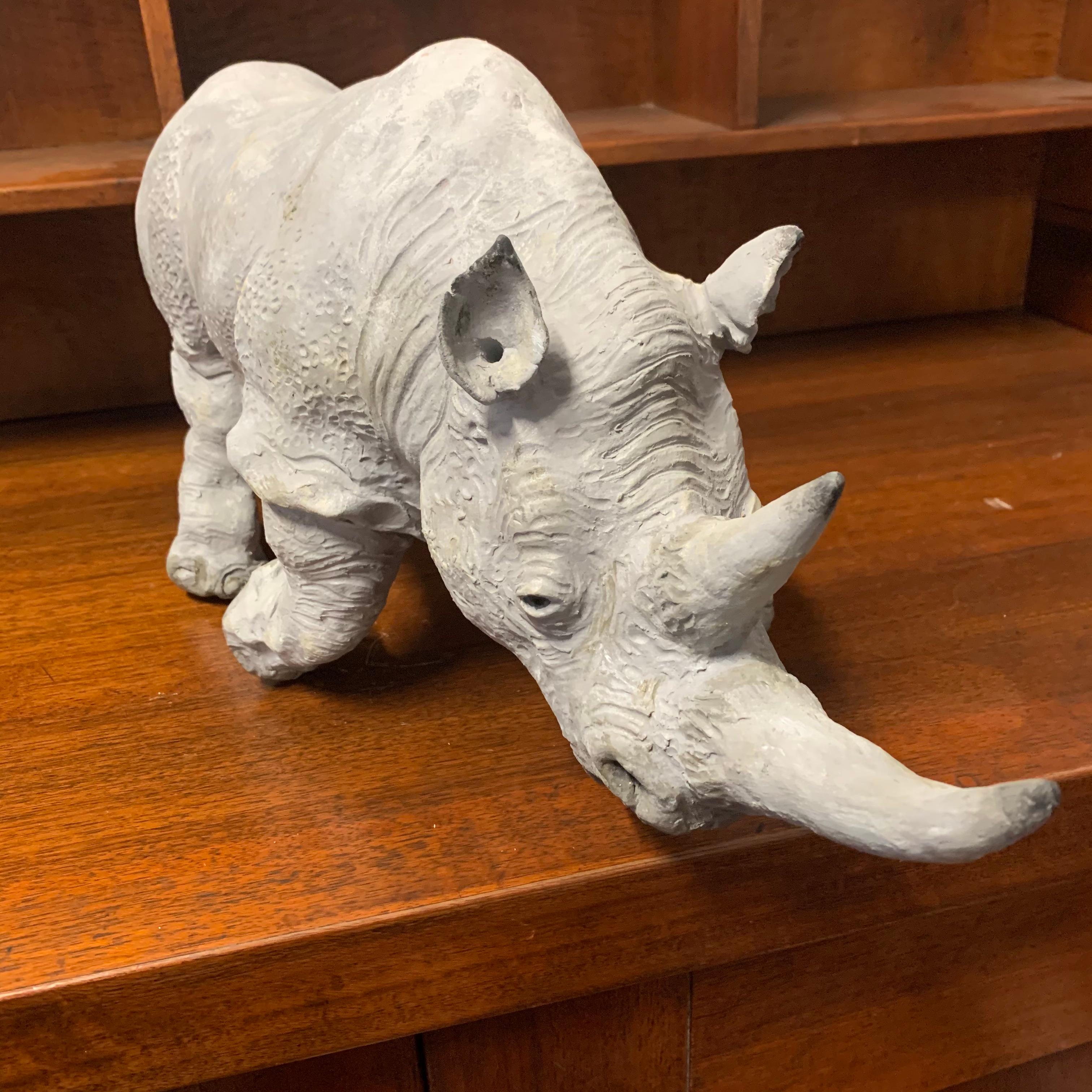Escultura de cerámica de rinoceronte  Firmado Angelo Zanella y fechado en 2020 - Italia en venta 1