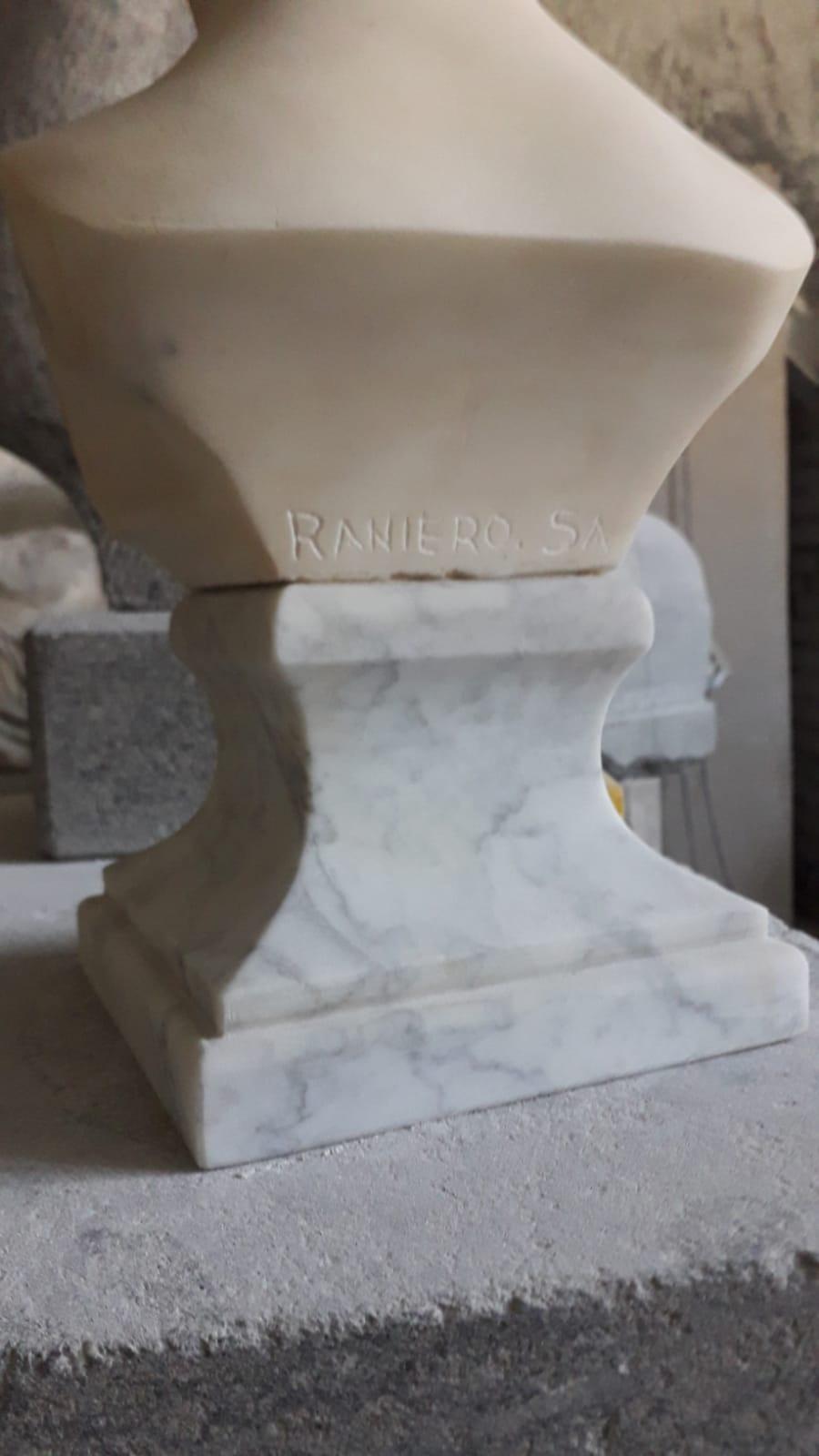 Fait main sculpture - portrait de Louise Brongniart - statuaire fine marbre en vente