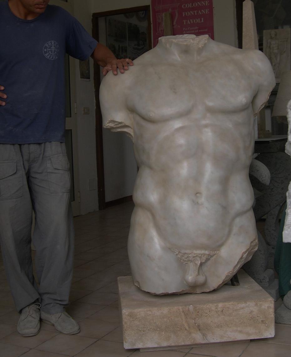 scultura Torso maschile classico- hergestellt in Italien im Zustand „Hervorragend“ im Angebot in Tarquinia, IT