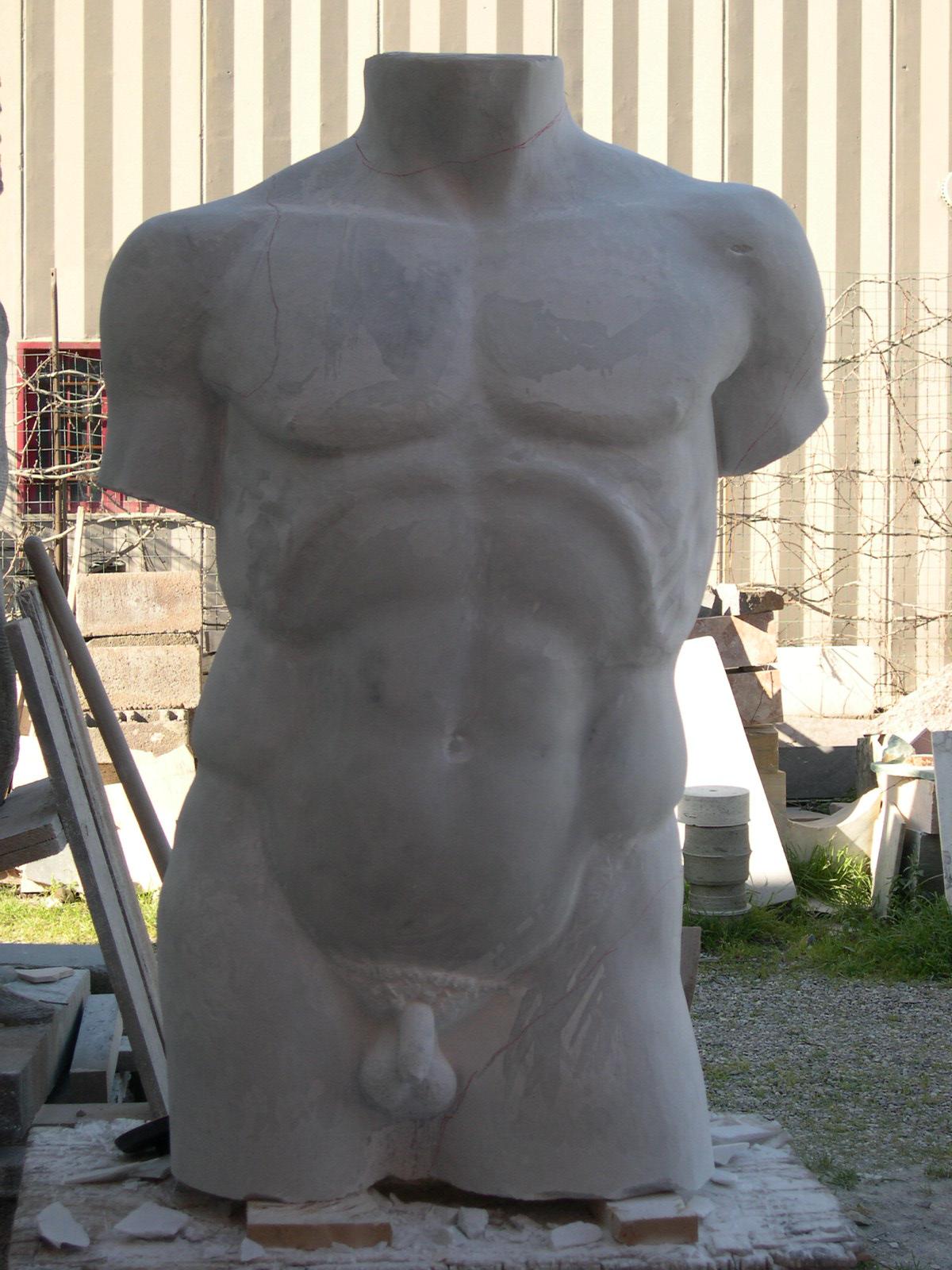 scultura Torso maschile classico- hergestellt in Italien (21. Jahrhundert und zeitgenössisch) im Angebot