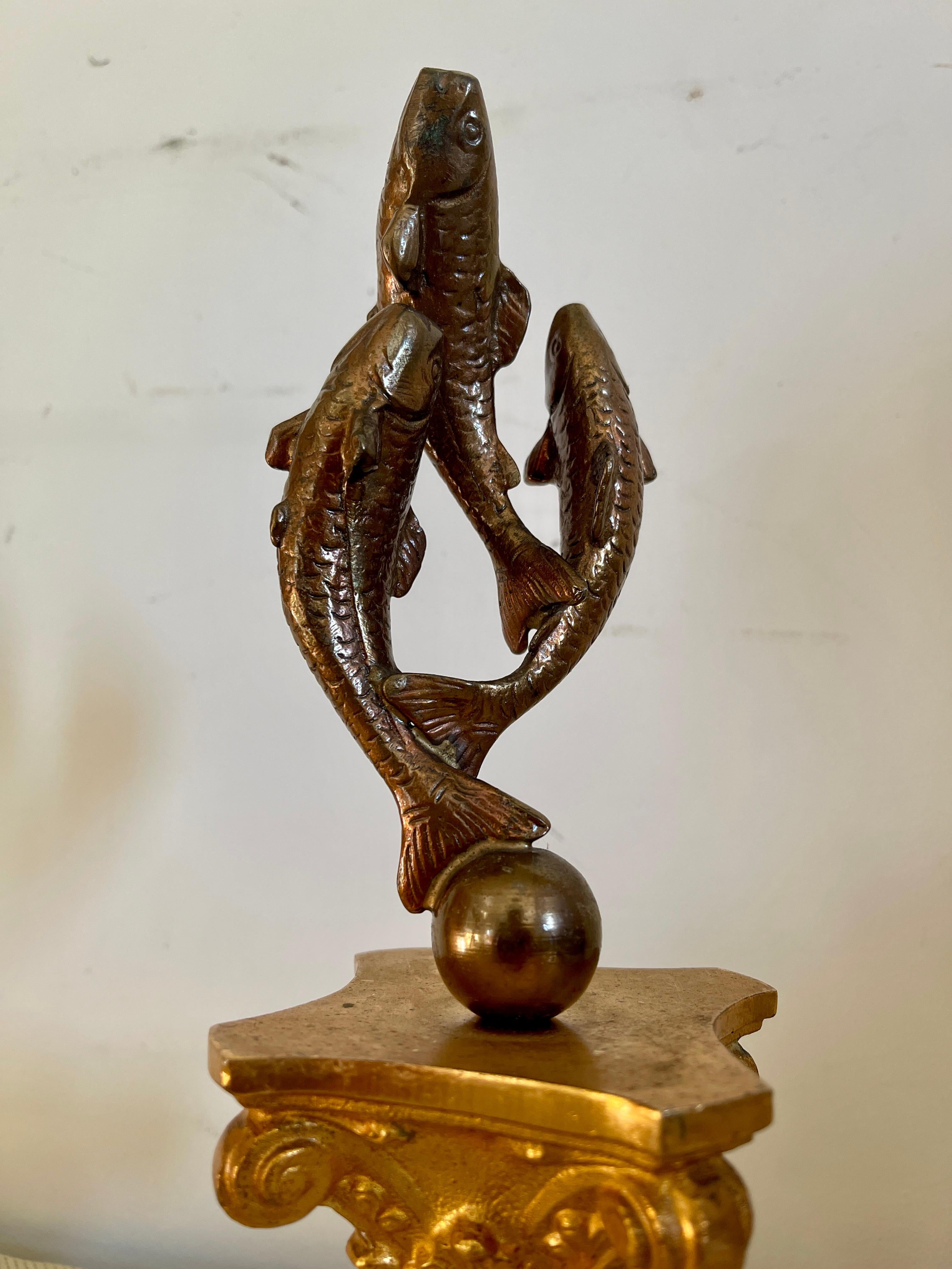 Escultura trofeo de pesca de época italiana del siglo XX en bronce y mármol 20th Century en venta