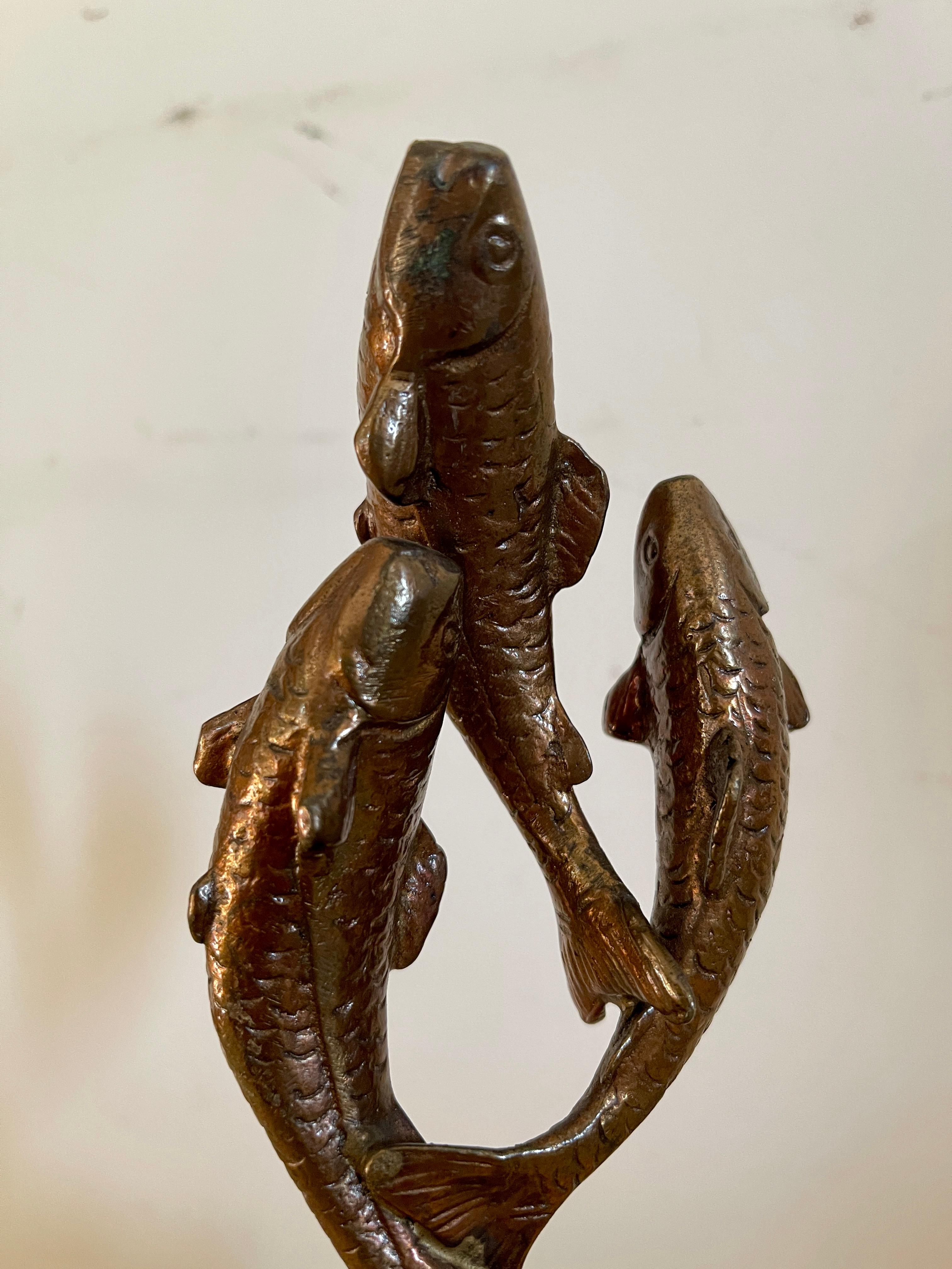 Escultura trofeo de pesca de época italiana del siglo XX en bronce y mármol Bronce en venta