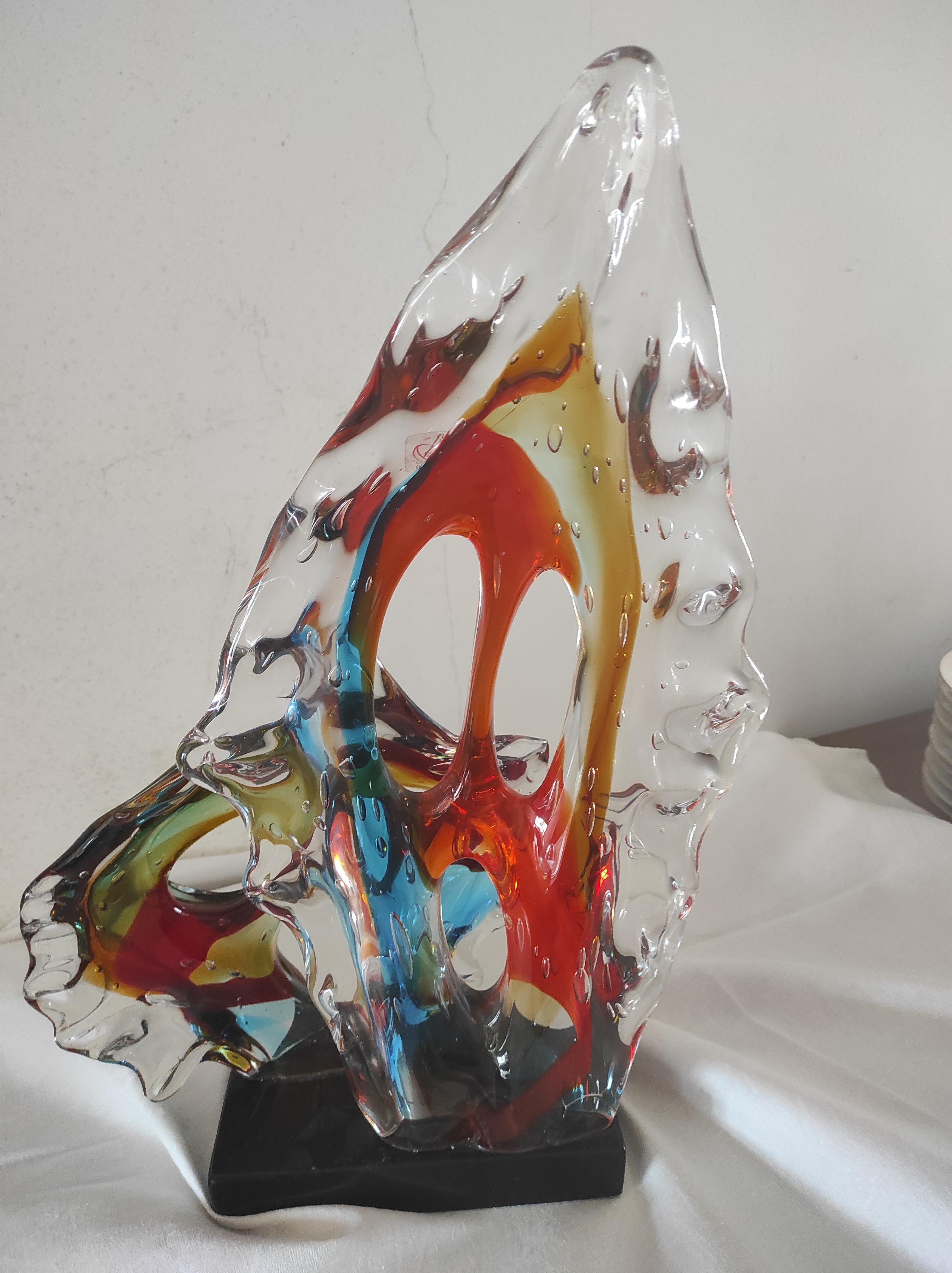 Murano blown glass sculpture created by master glassmaker Sergio Costantini.
Tribute to painter Edvard Munch and his famous work depicting anxiety.
This work is signed by the master on the lower part precisely on the base
It is intact and has not