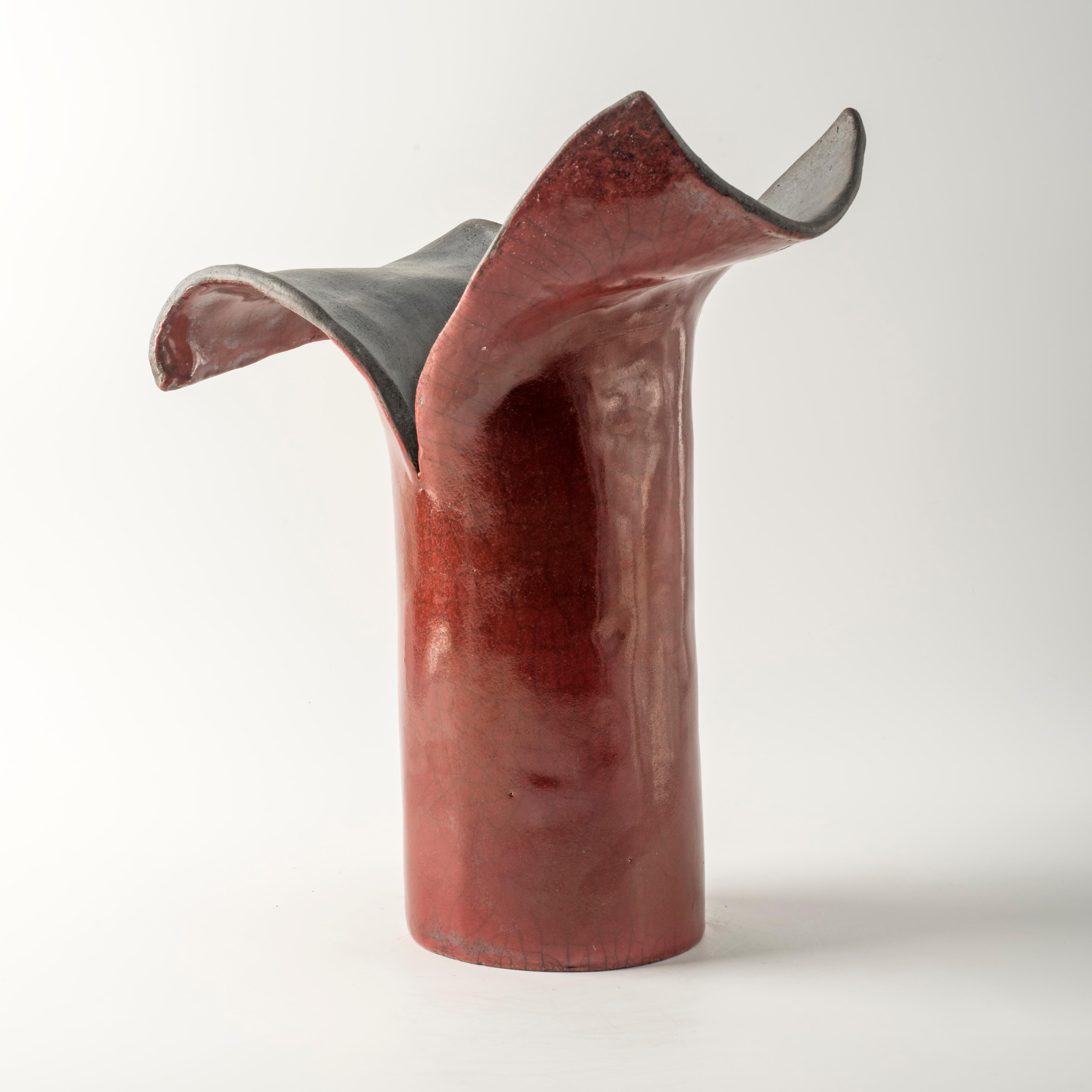 Italian AMARONTO PETALES D'ORIENT Vase Sculpture en céramique raku - Pièce unique en vente