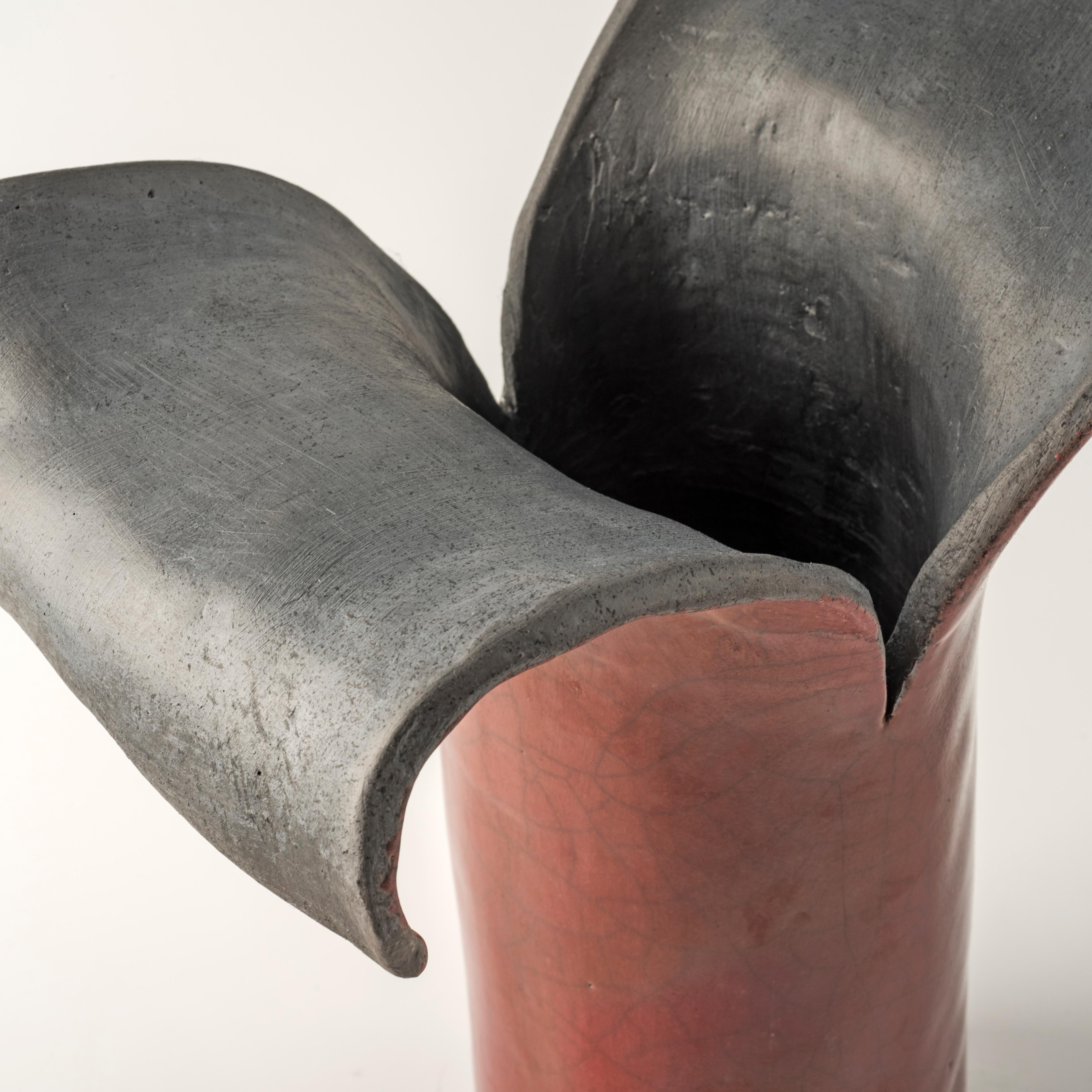 Vernissé AMARONTO PETALES D'ORIENT Vase Sculpture en céramique raku - Pièce unique en vente