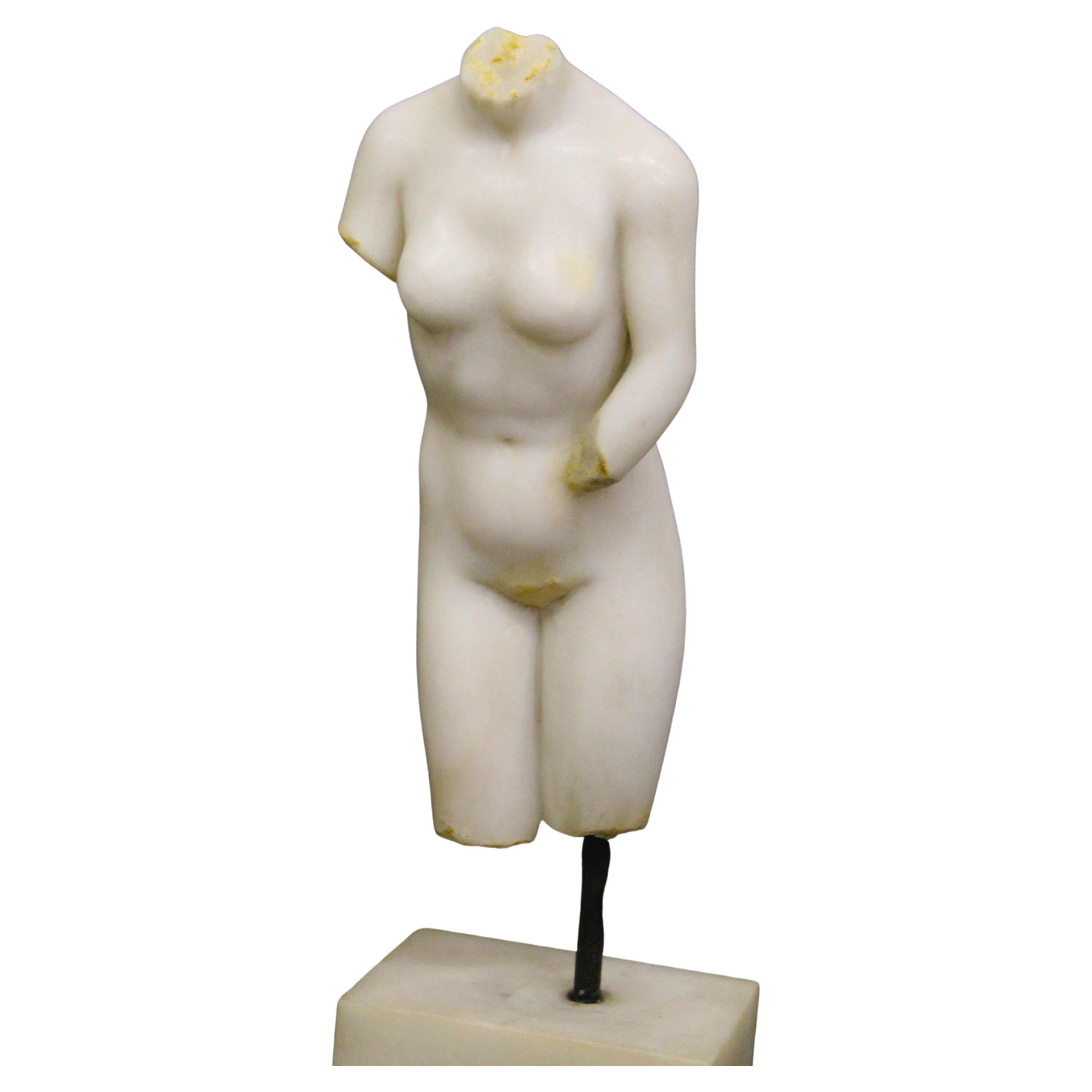 Scultura, Venere, Marmo, metà del XX secolo For Sale