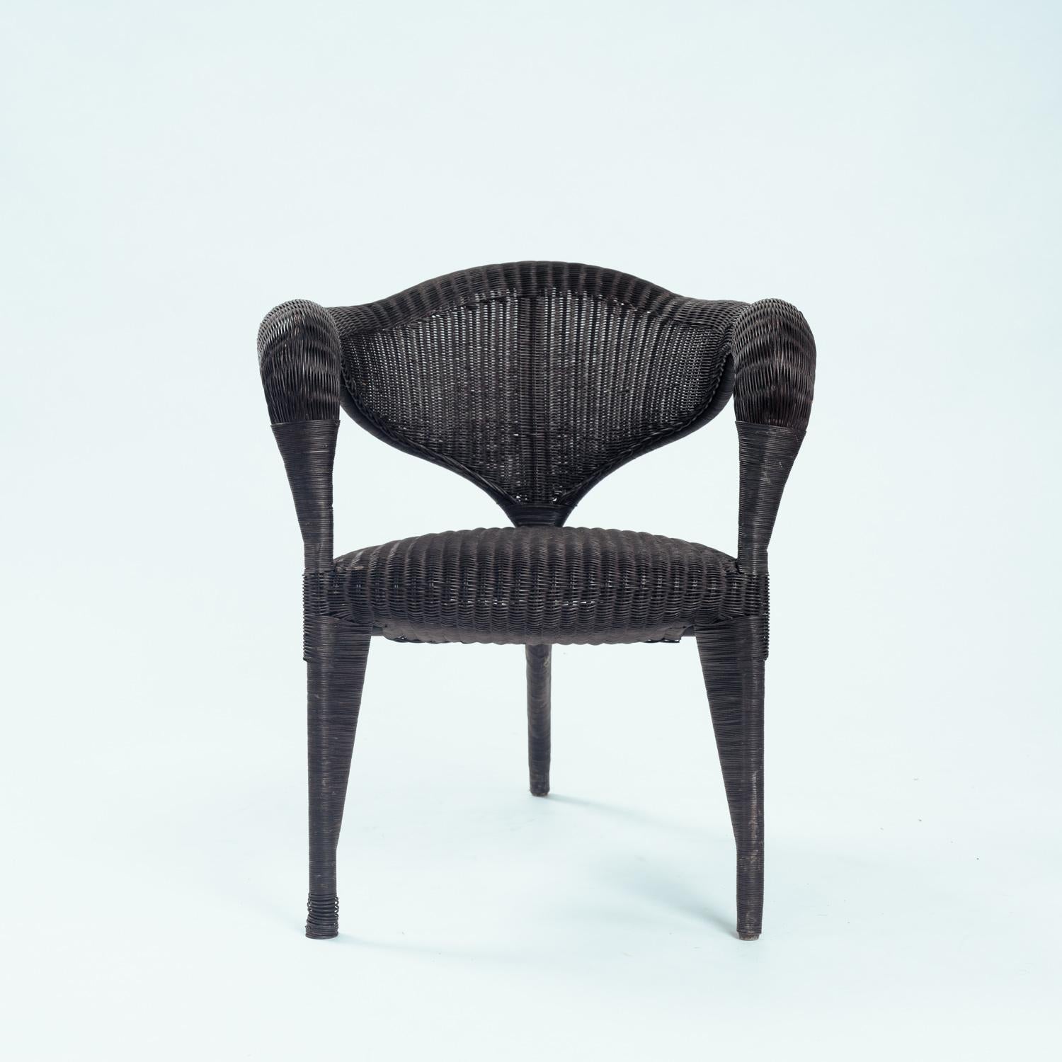 Sillón de ratán trípode orgánico Scultural, 2, años 80 finales del siglo XX en venta