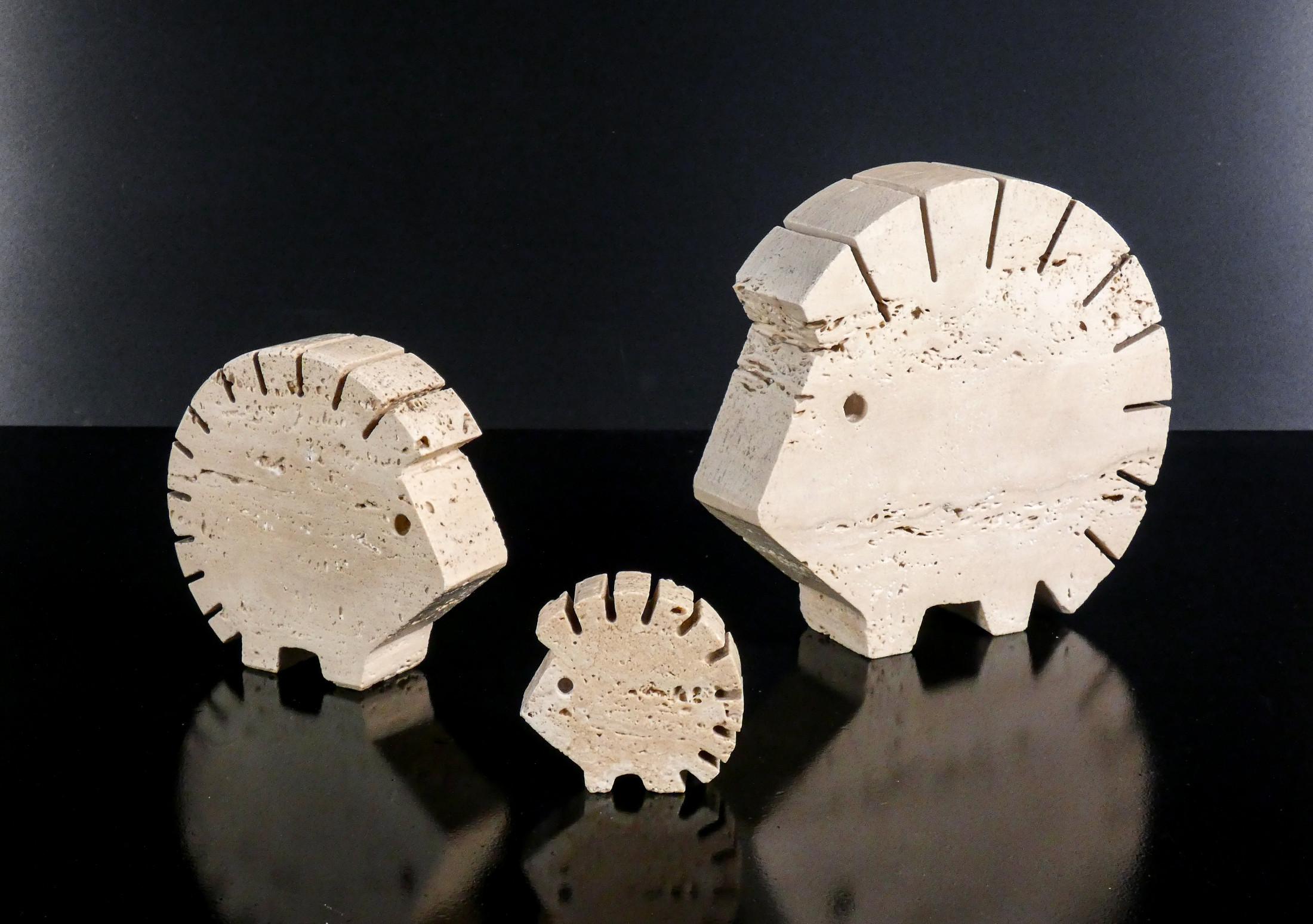 Porcupine Sculptures
design F.lli MANNELLI,
rapolano travertine.

ORIGIN
Italy

PERIOD
1970s

DESIGNER
MANNELLI Brothers
Fratelli Mannelli have distinguished themselves in the Italian art and design scene, specializing in the creation of sculptures