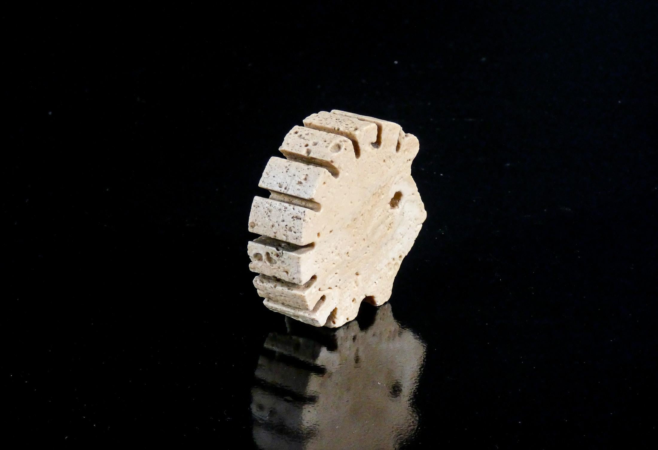 Late 20th Century Porcupine sculptures designed by F.lli MANNELLI, in Rapolano travertine. 1970s