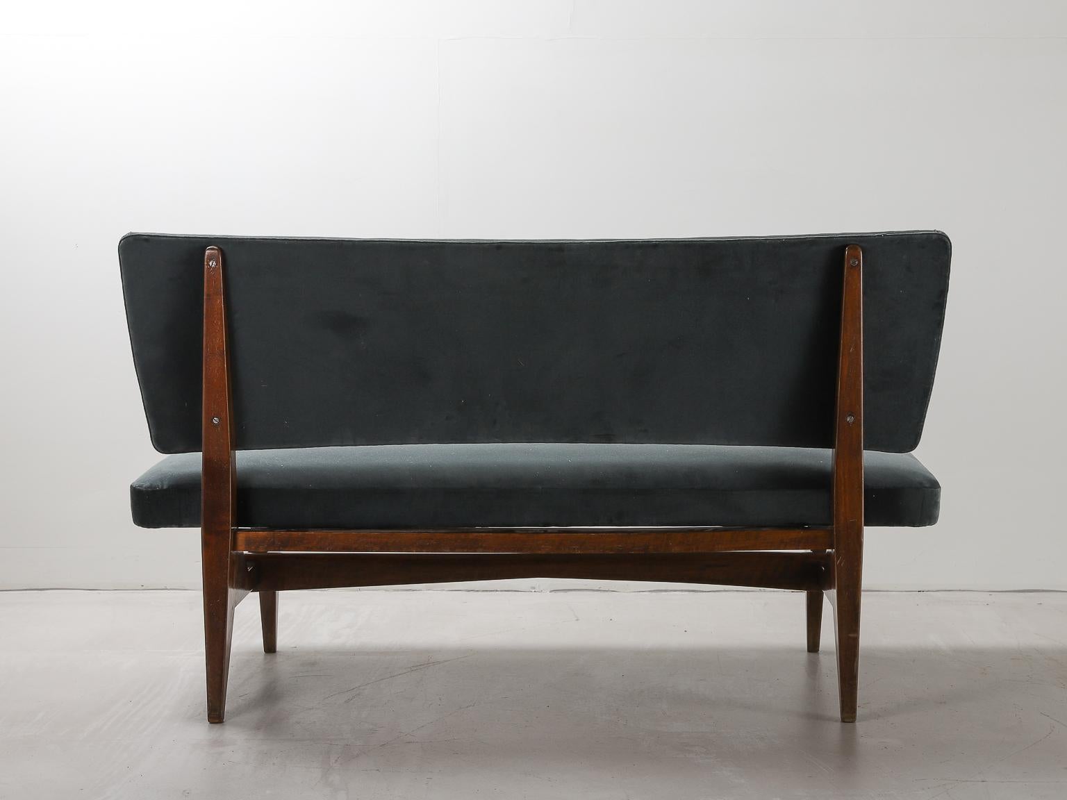 Italian Scuola Di Torino Two Seat Sofa from the 1950s (Samt)