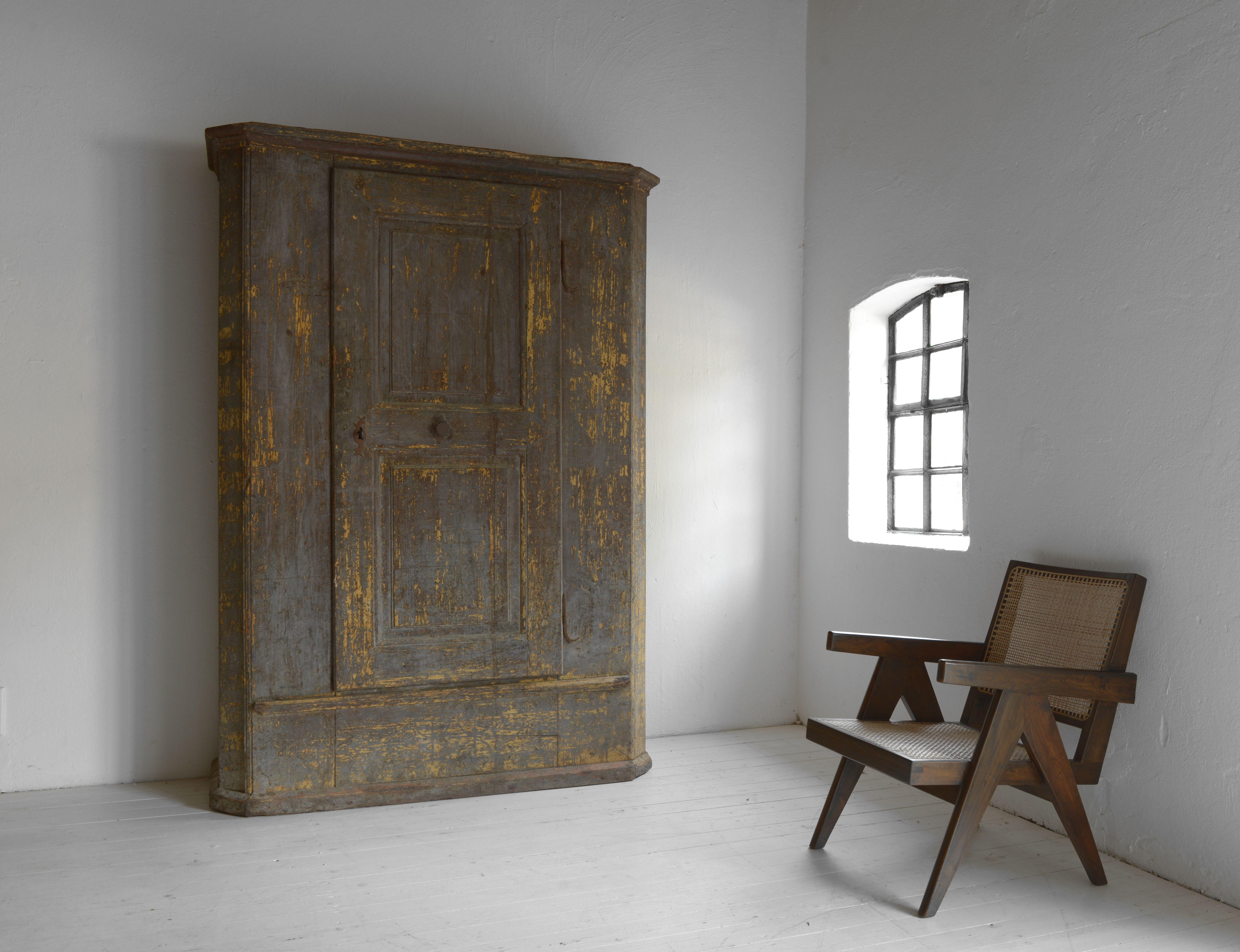 Mid-18th Century Scuptural 18th Century Swedish Large Armoire in Original Paint