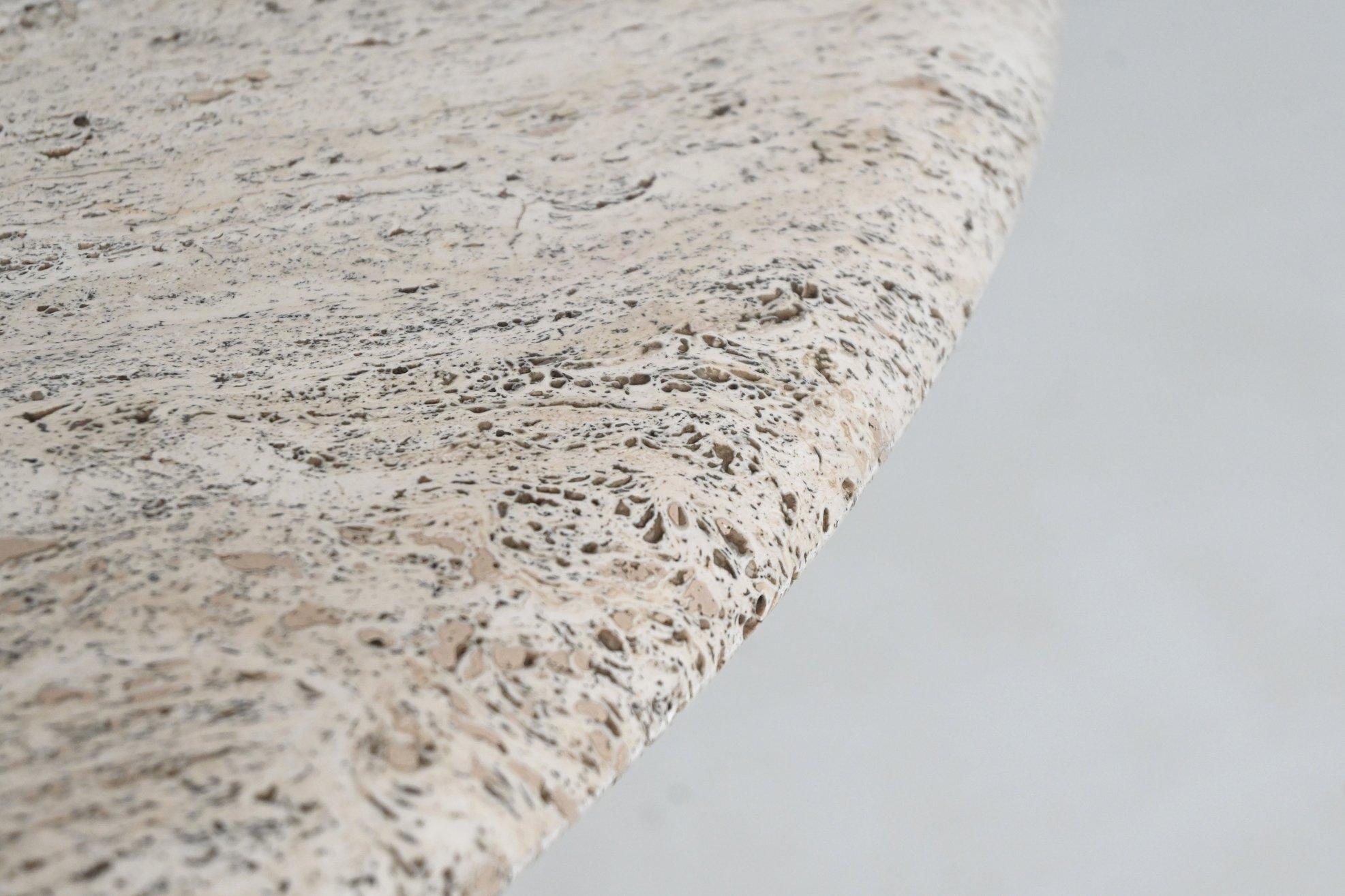 Scuptural large round dining table cream white travertine Italy 1970 For Sale 9