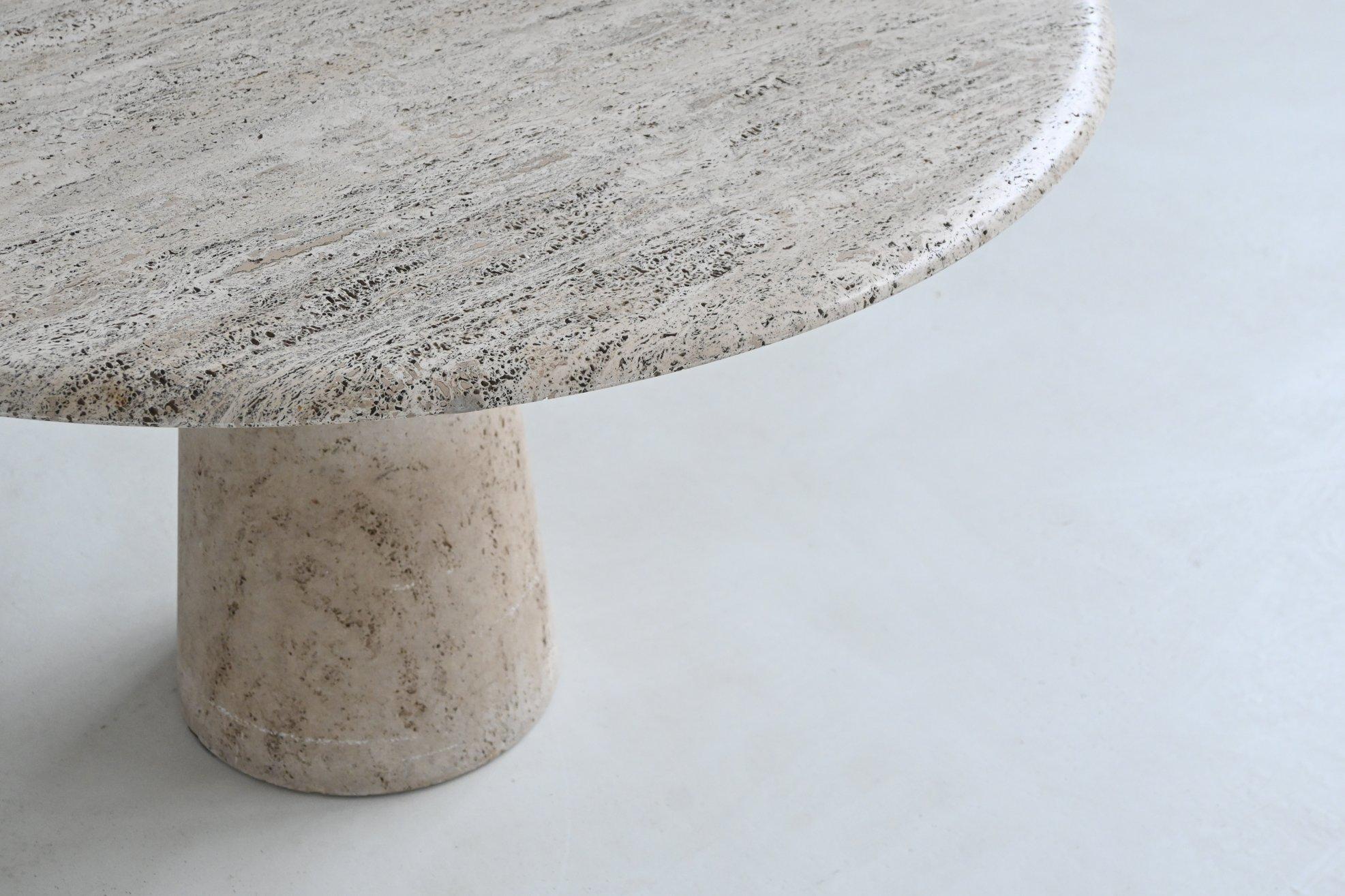 Scuptural large round dining table cream white travertine Italy 1970 For Sale 11