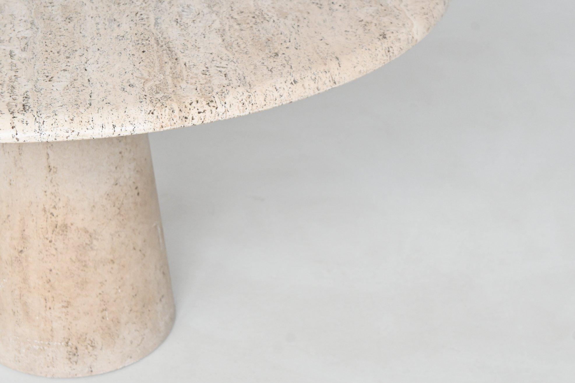 Scuptural large round dining table cream white travertine Italy 1970 For Sale 1