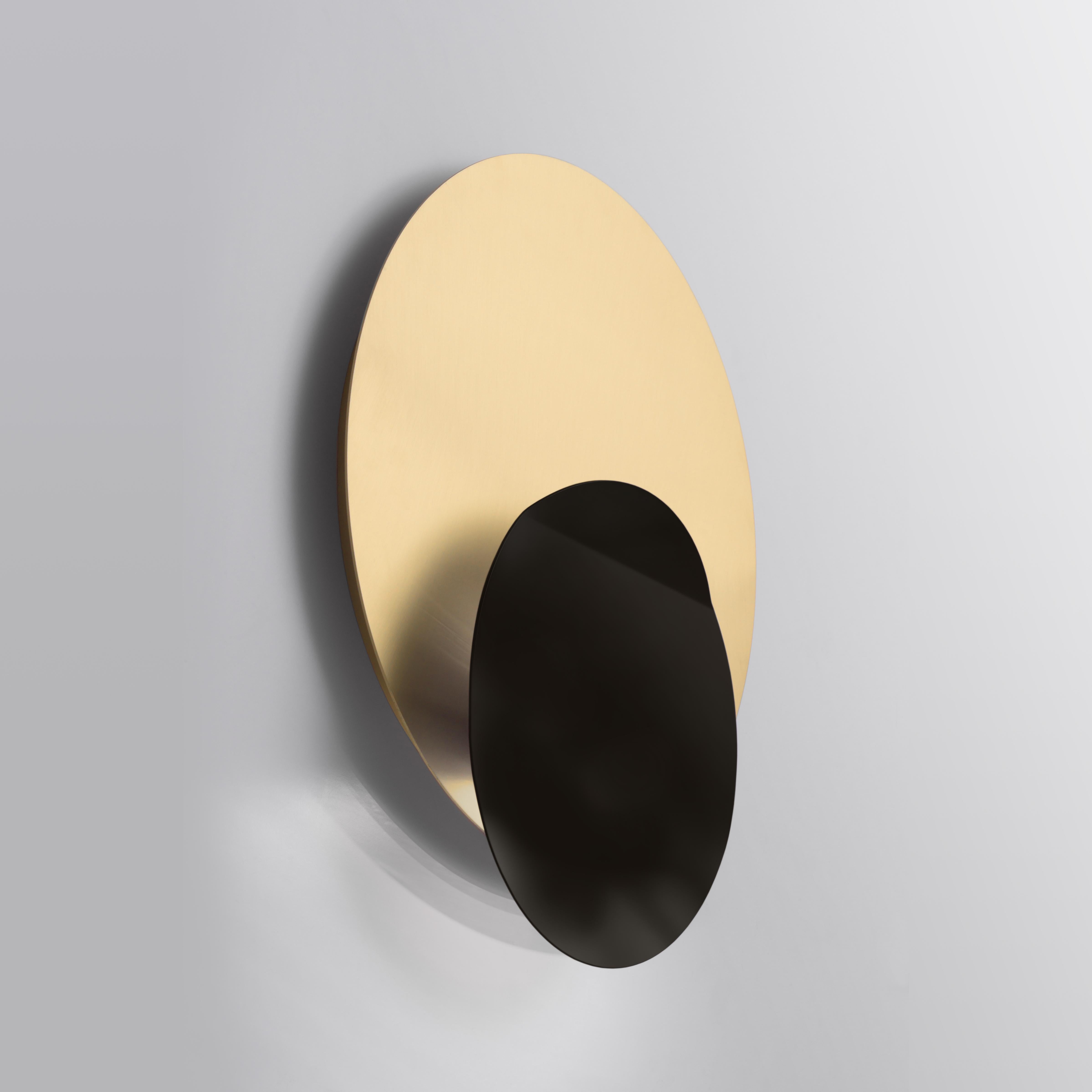 Scur & Ciar wall lamp by Luce Tu
Dimensions: 46 x 57 cm
Materials: Brass 


Luce Tu is the story of two siblings in love with Milan, their hometown.
With the aim of enhancing the historical artisan tradition of the city without losing its past