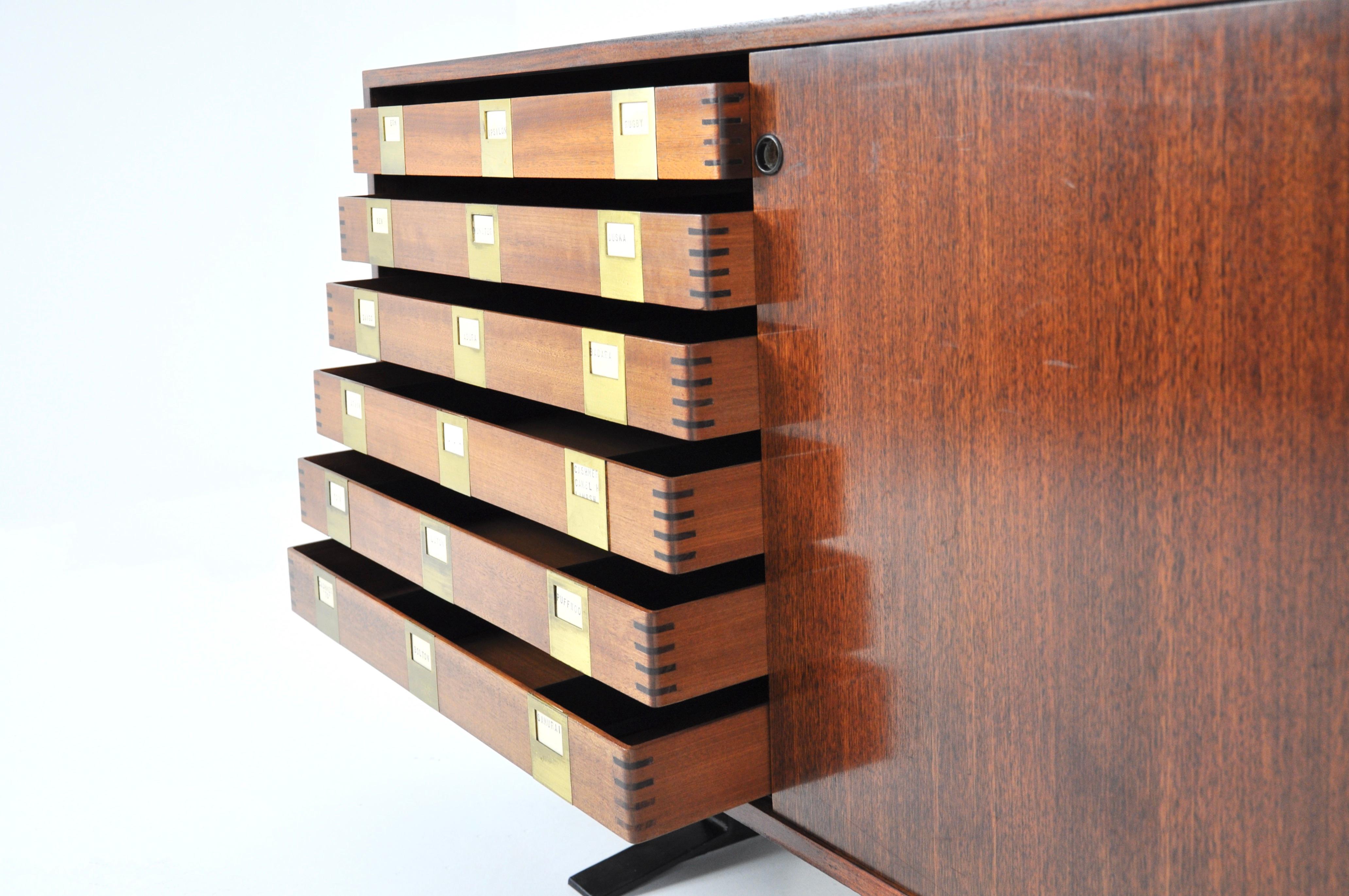 Enfilade SE3 d'Osvaldo Borsani pour Tecno, Italie, années 1960 en vente 5