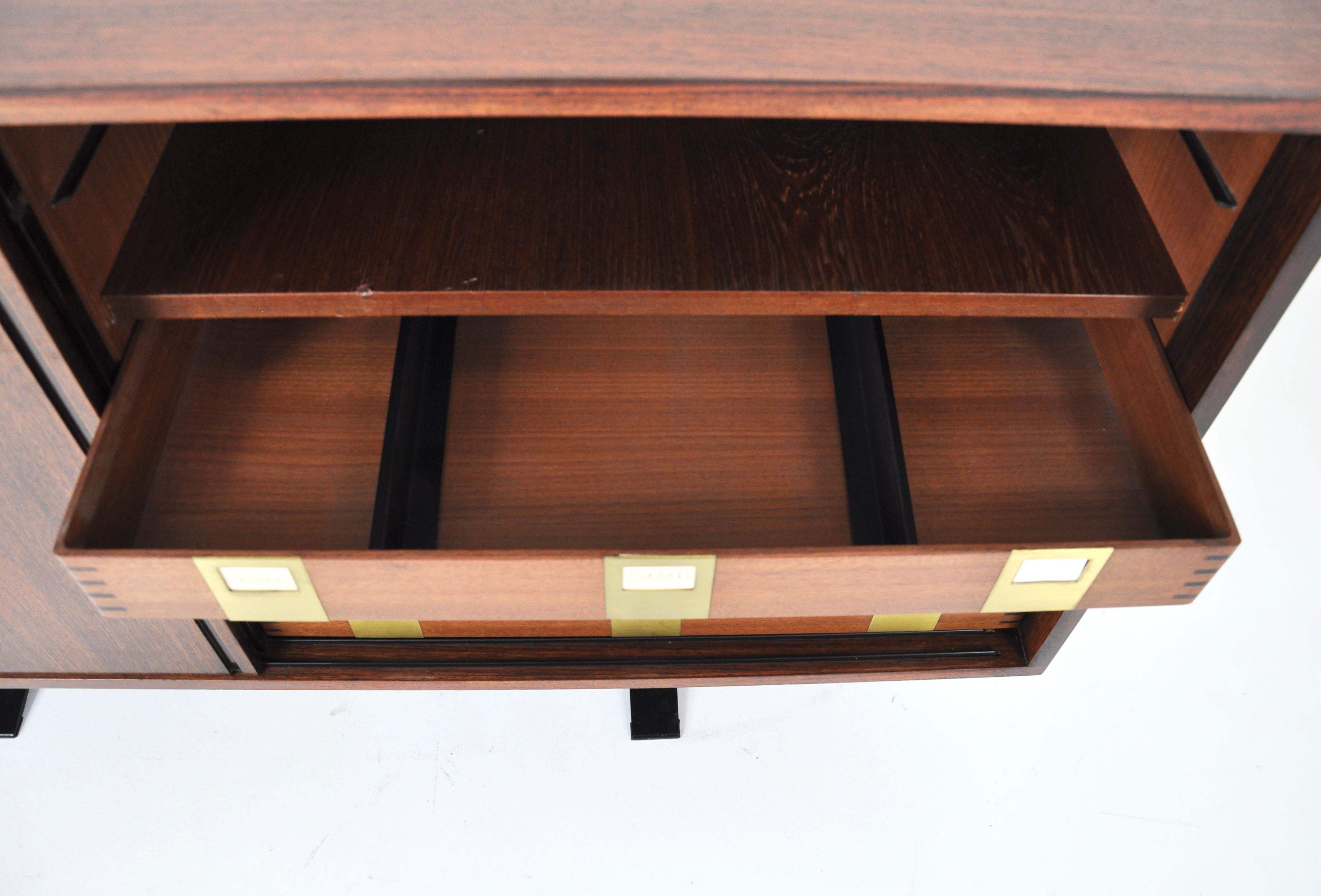 Enfilade SE3 d'Osvaldo Borsani pour Tecno, Italie, années 1960 en vente 6