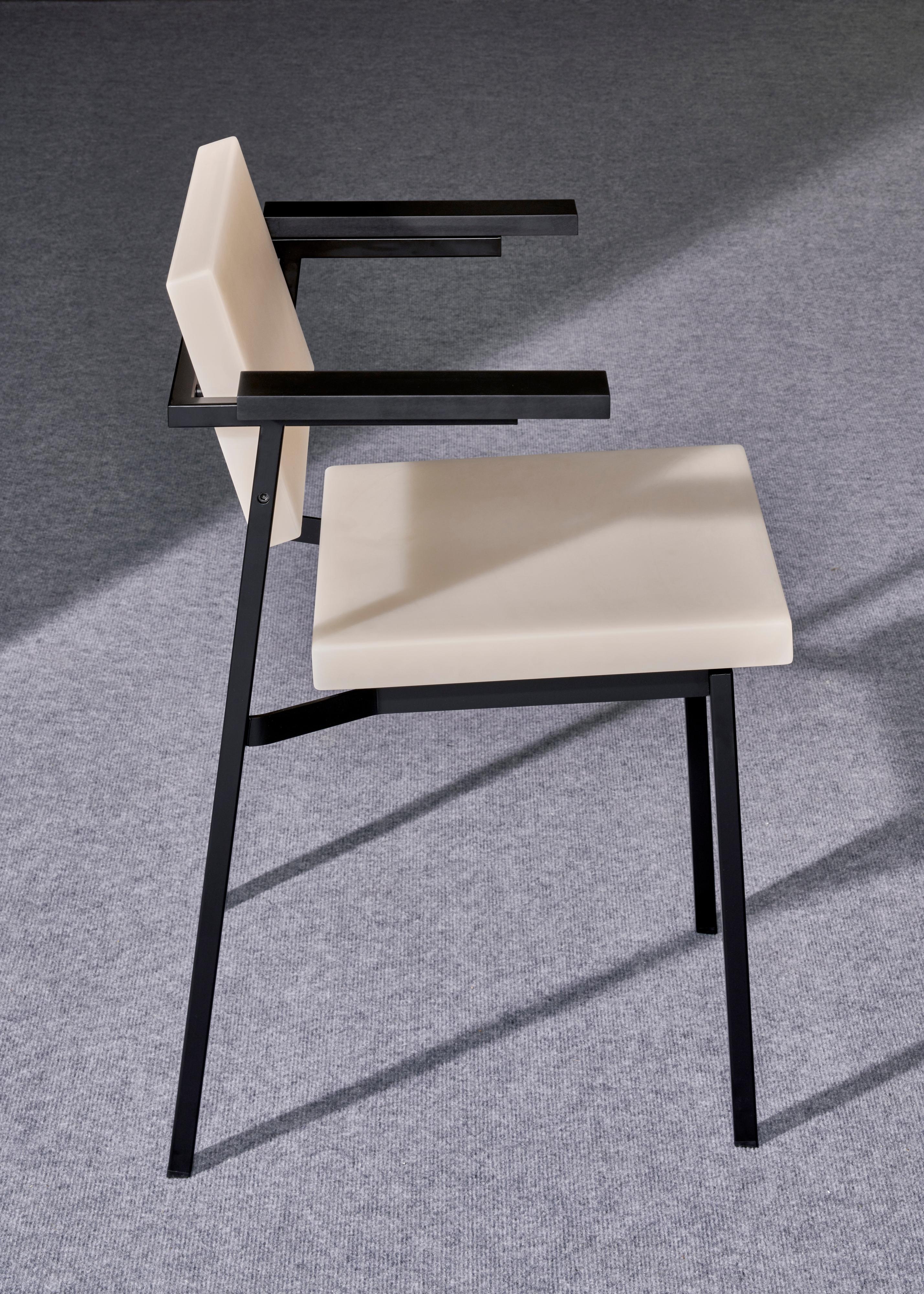 Dutch Contemporary Resin SE69 armchair 2019 by Sabine Marcelis For Sale