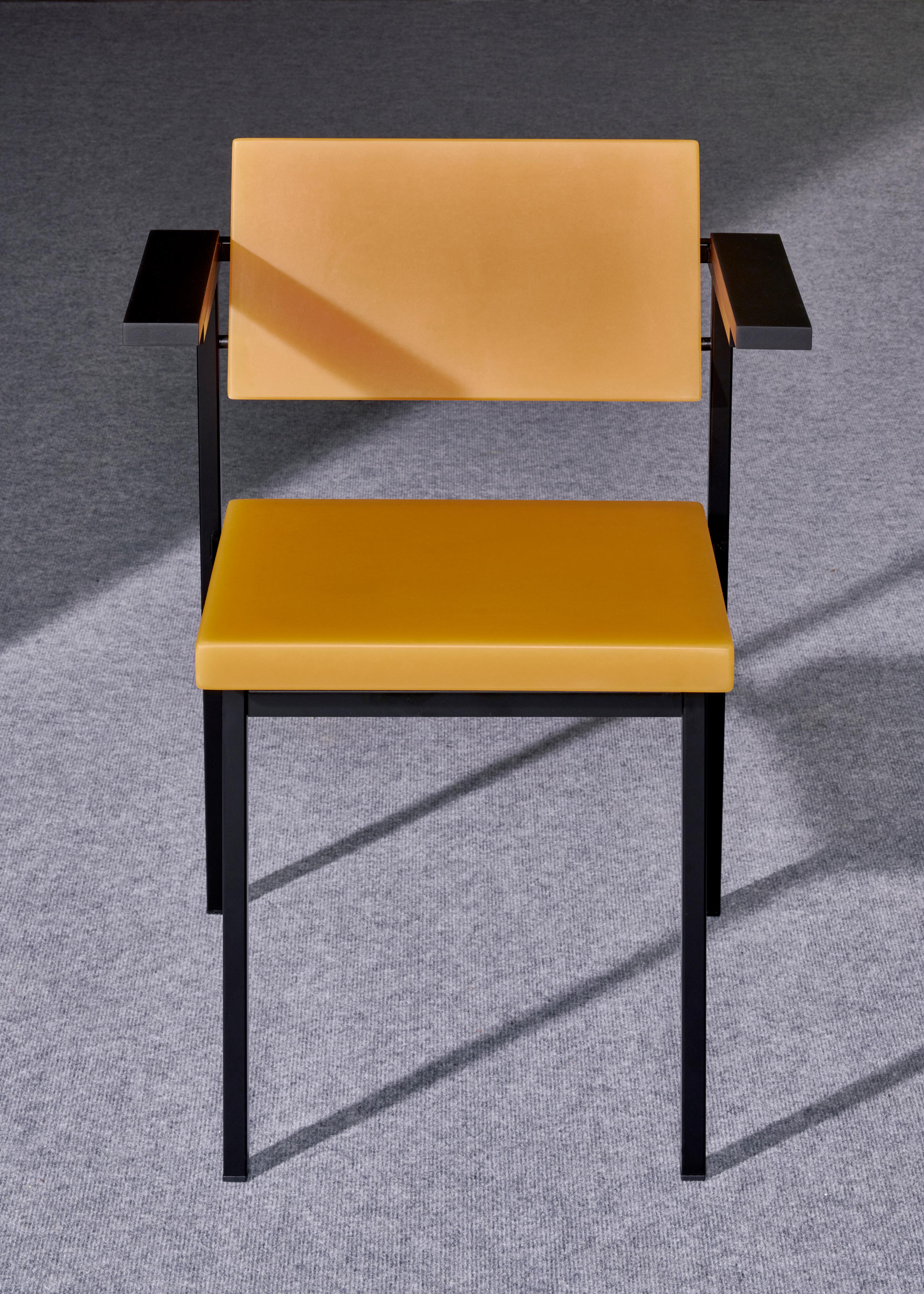 Zeitgenössischer SE69-Stuhl aus Harz 2019 von Sabine Marcelis im Angebot 1