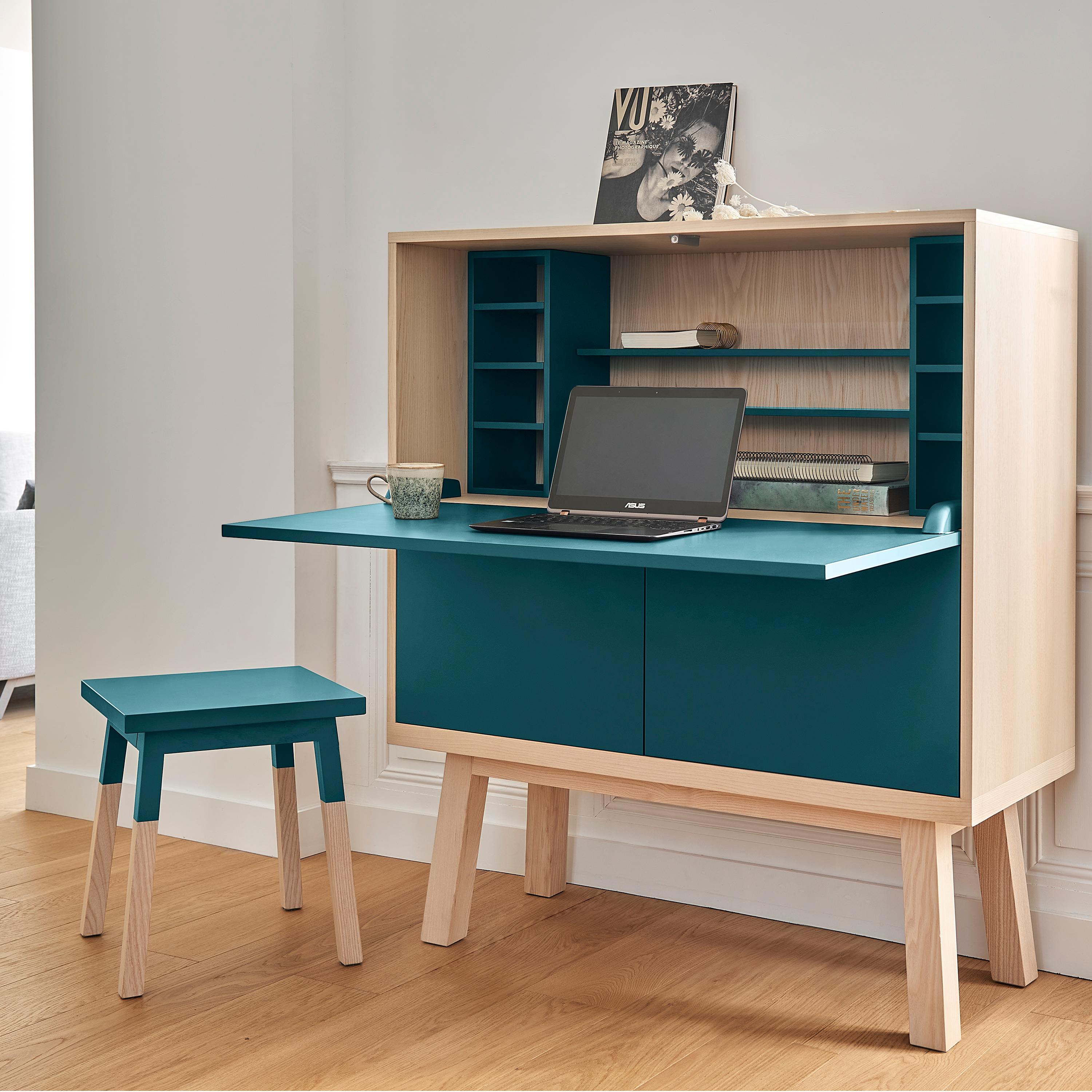 This large secretary desk is mounted in our French workshops and delivered fully assembled. 

The overall dimensions of the box itself are
Width 120 cm / 47.2''
Height 90 cm / 35.4'' 
Depth 46 cm / 18.11''

Height of the feet is 35 cm /