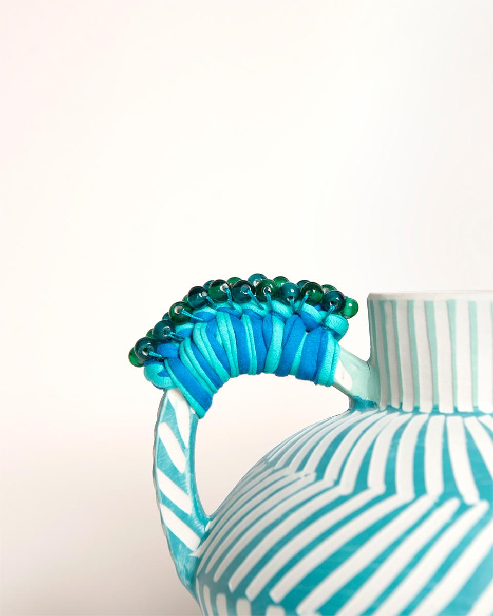 Rustique Pichet à cruche fantaisiste en céramique bleu de mer fait à la main du Portugal en vente