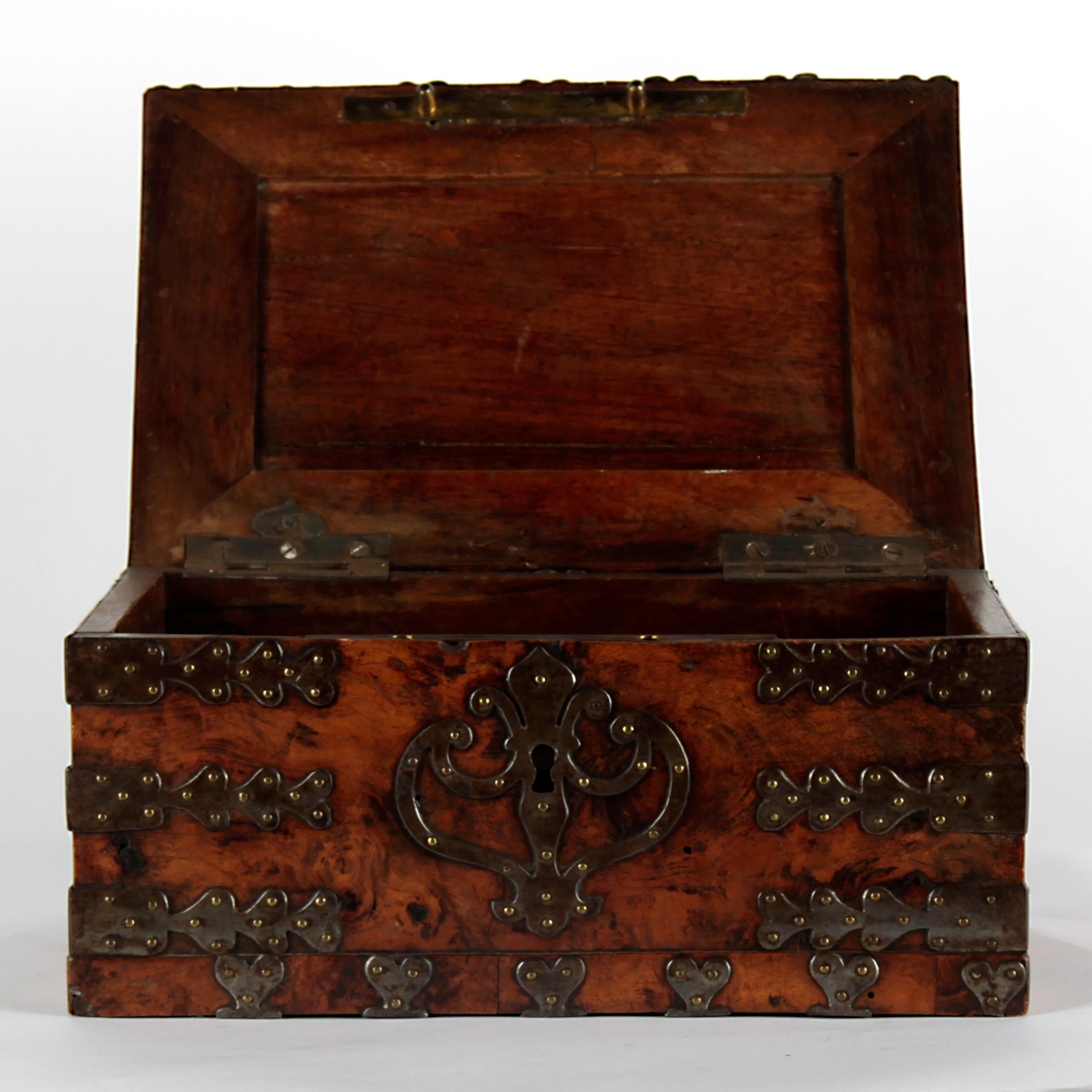 18th Century and Earlier Sea Captain's Box, circa 1680/1720 'Colonial' For Sale