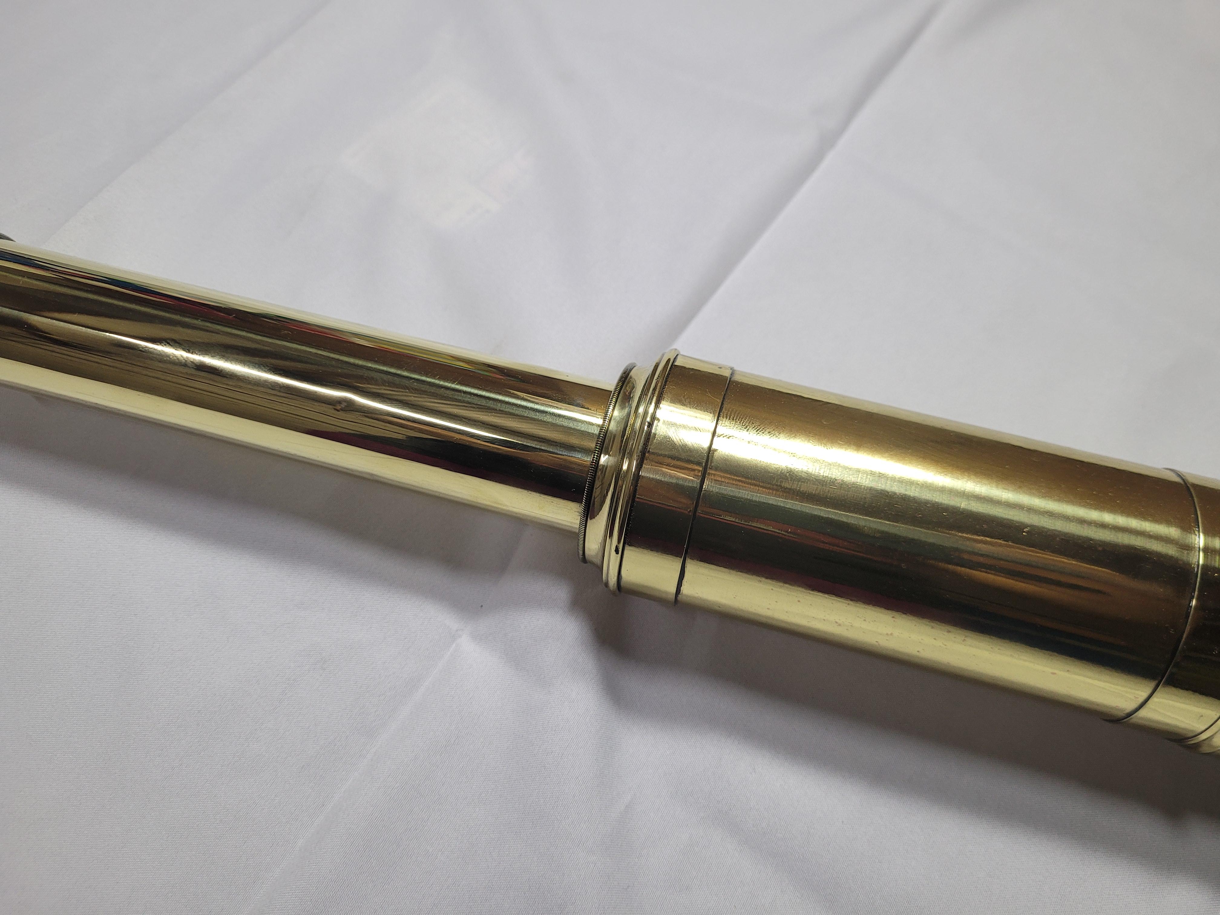 Sea Captains Solid Brass Spyglass Telescope In Good Condition In Norwell, MA