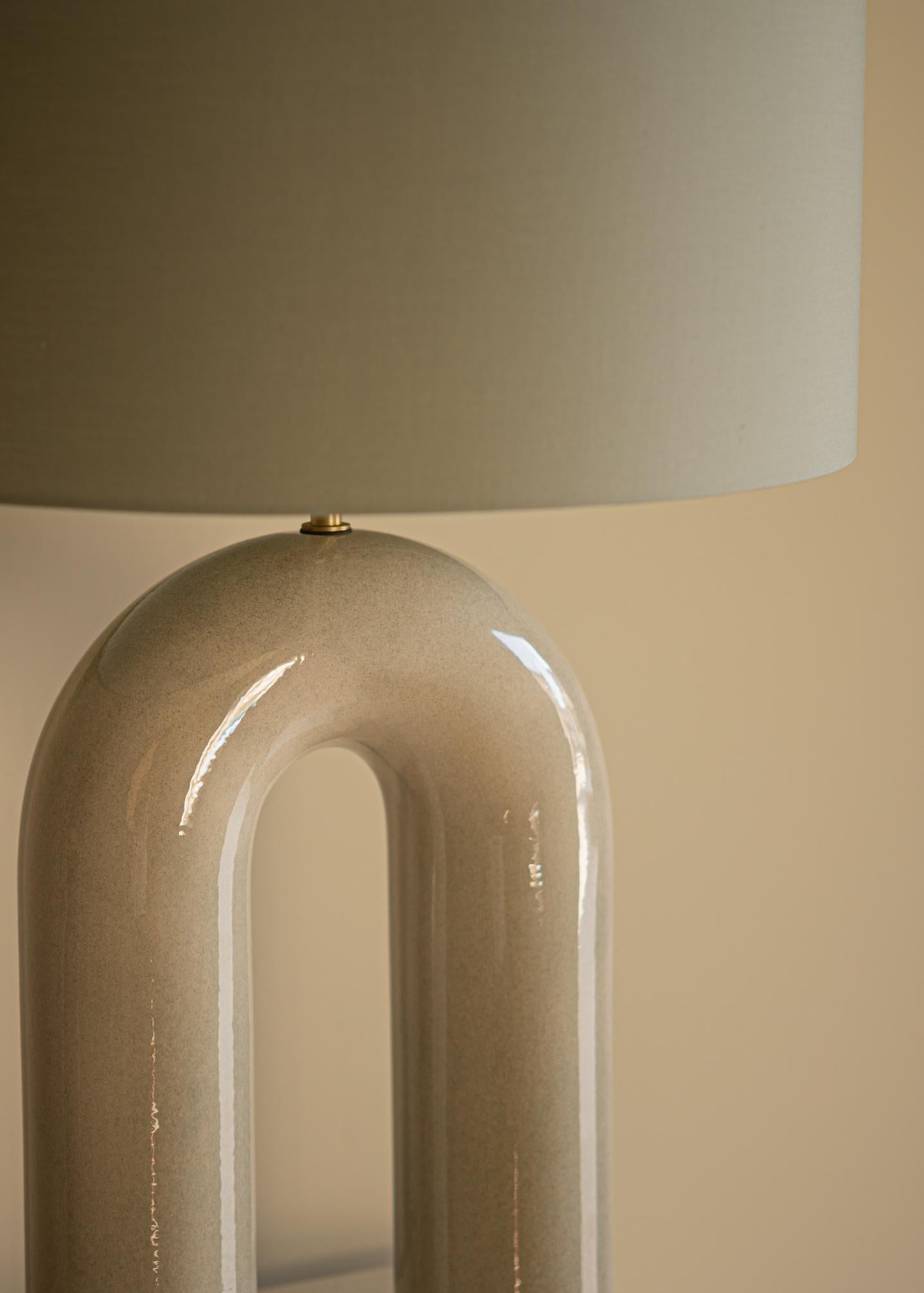 Post-Modern Sea Ceramic Arko Table Lamp with Light Brown Lampshade by Simone & Marcel For Sale