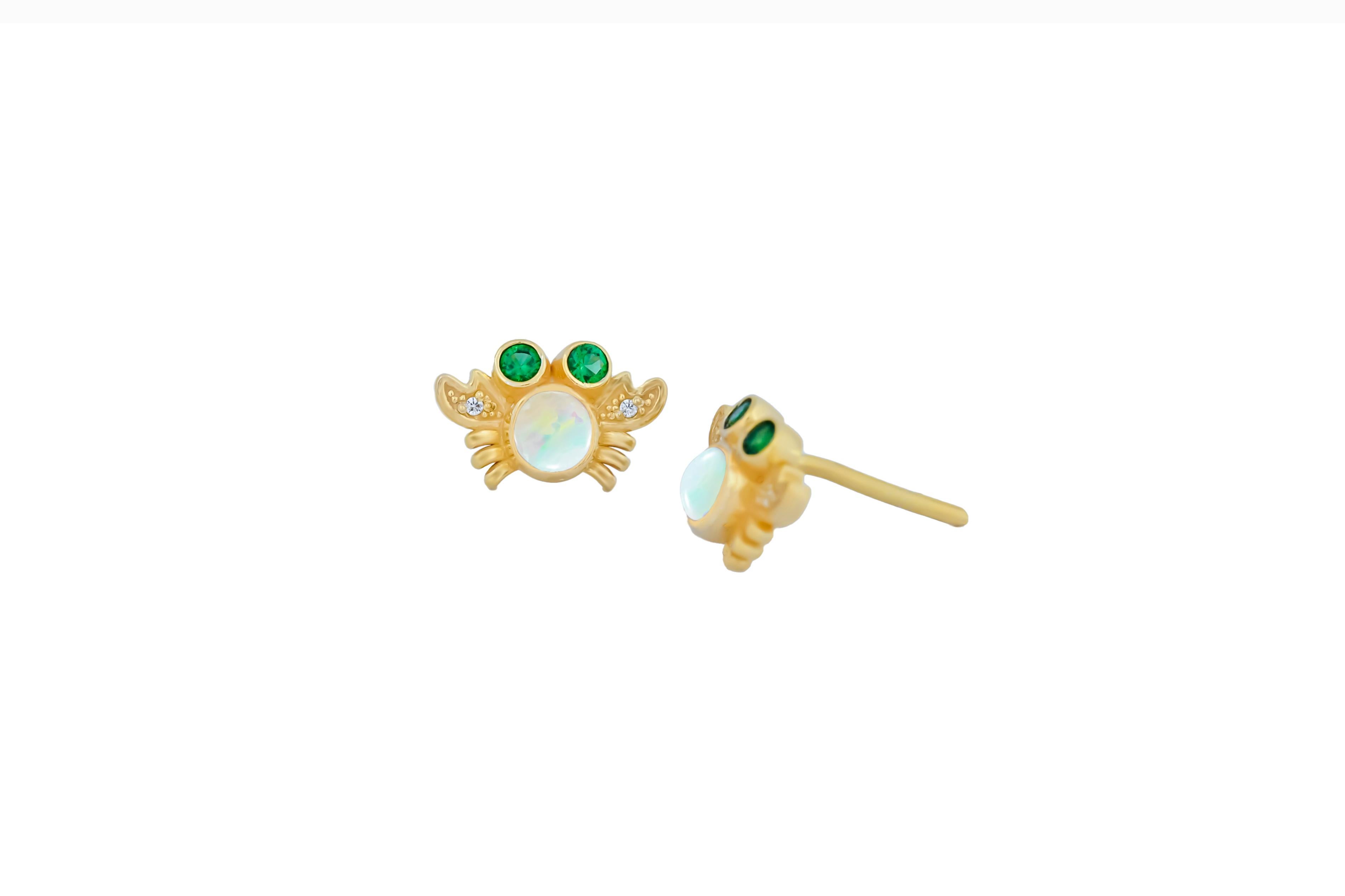 Sea Crab earrings studs with opals in 14k gold.  In New Condition For Sale In Istanbul, TR