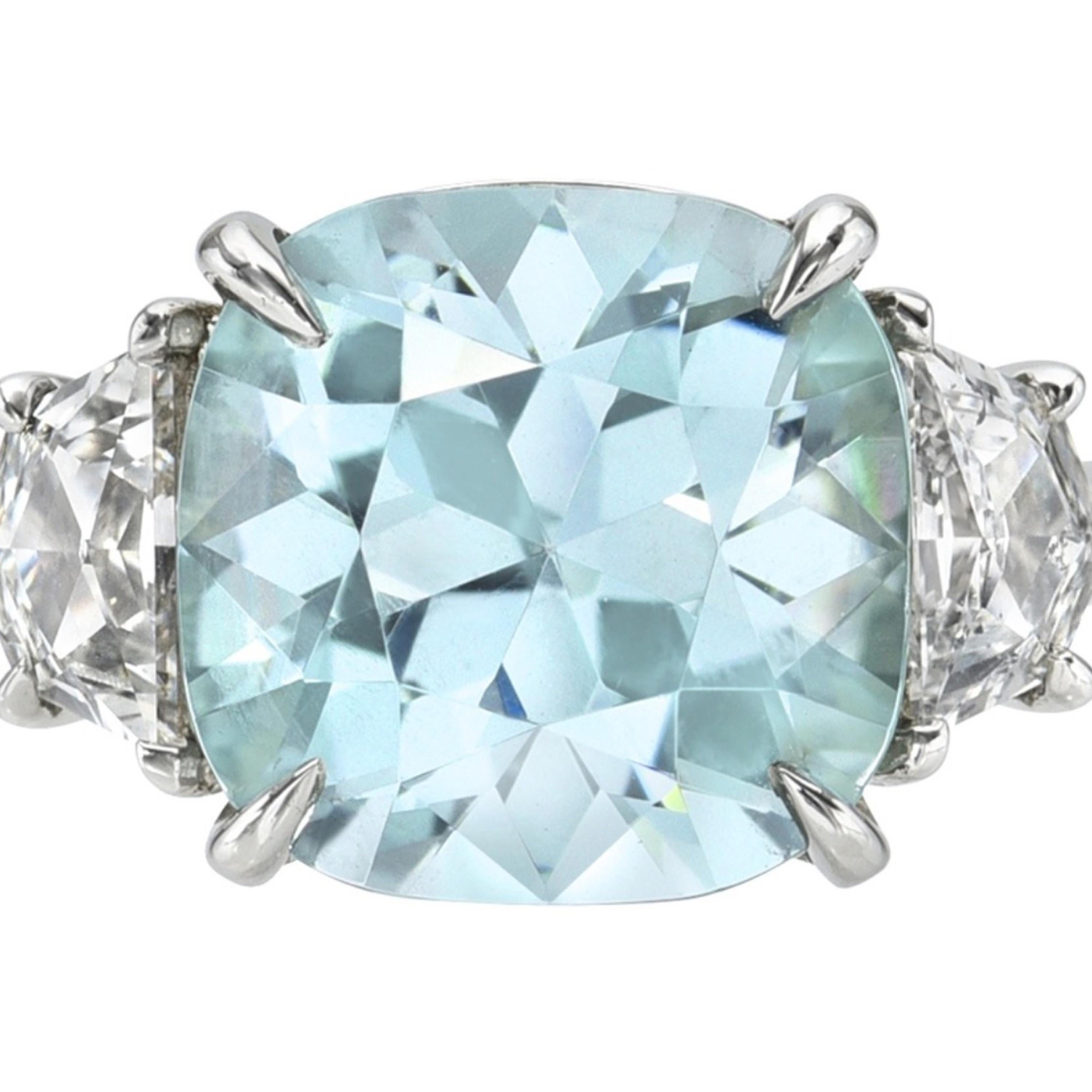 Bague en platine à trois pierres en béryl vert mousse de mer avec accents de diamants Cadillac Pour femmes en vente