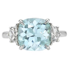 Anello in platino a tre pietre con berillo verde mare e diamanti Cadillac