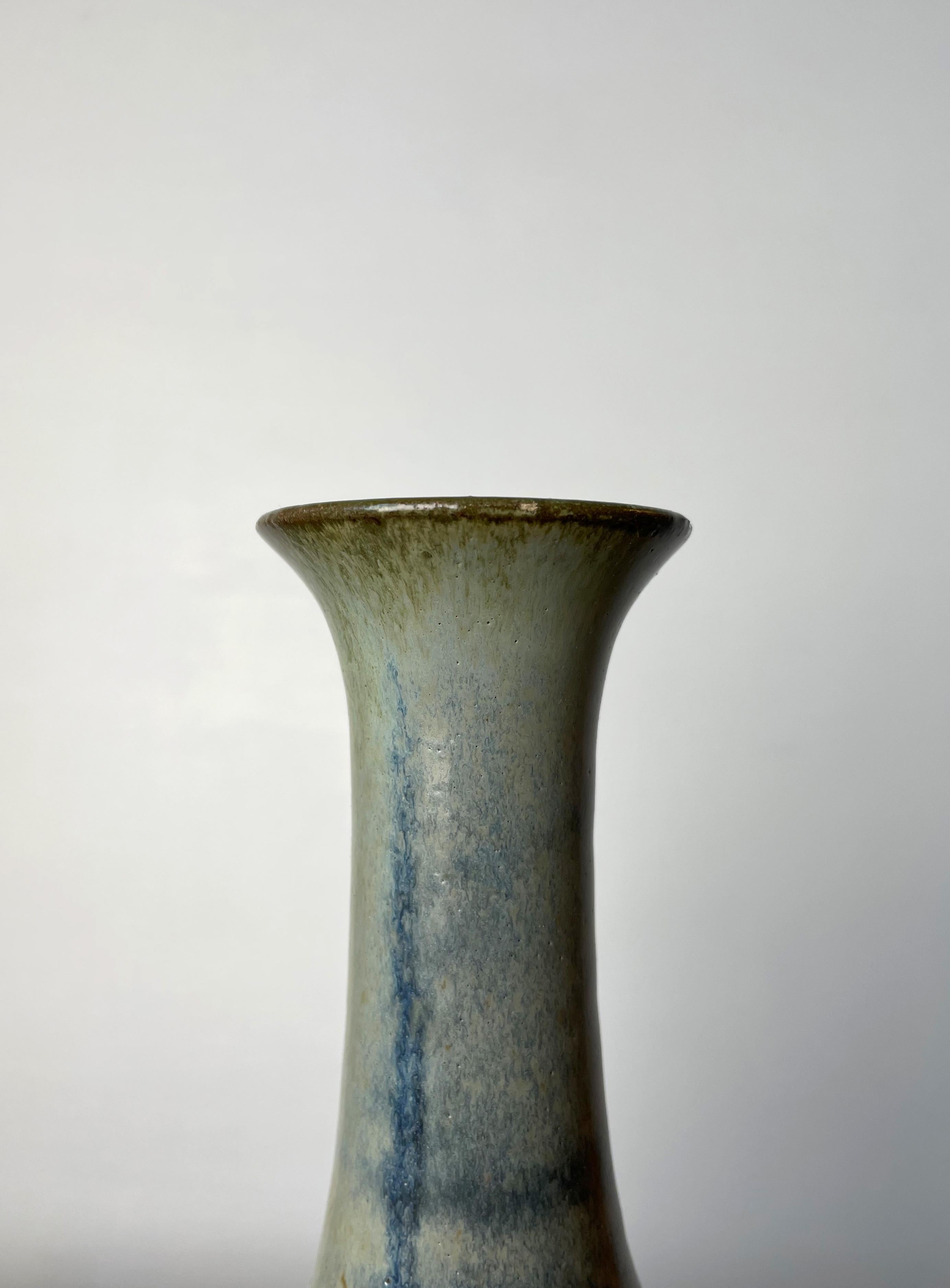 Dänische Moderne Sea Foam Grüne Keramikvase, 1960er Jahre (20. Jahrhundert) im Angebot