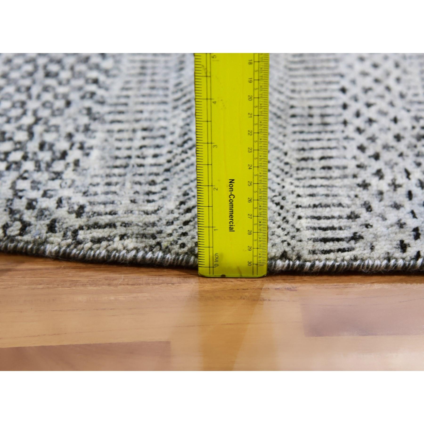 Tapis rond noué à la main en pure laine non teintée à motif de gazon gris de mer 9'8