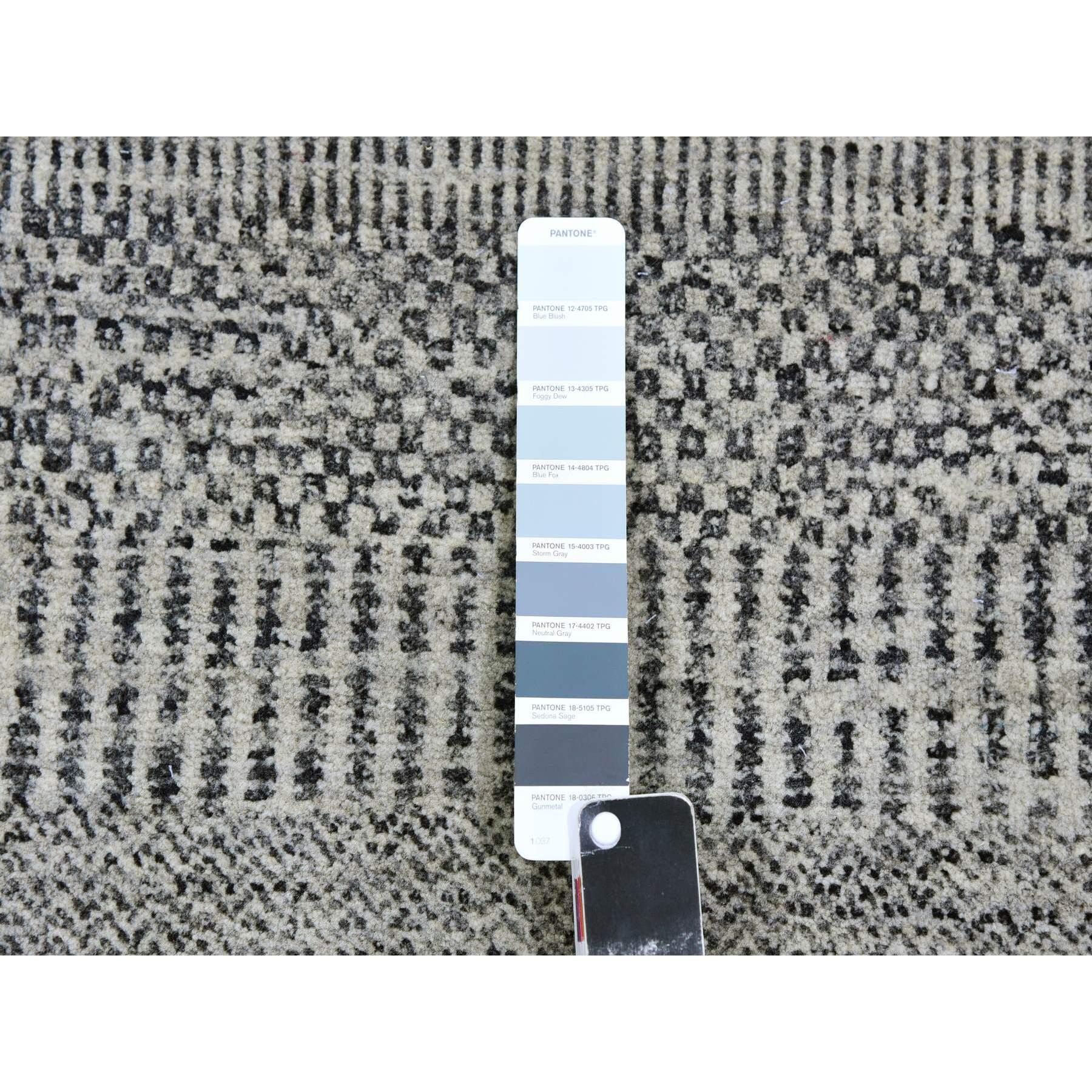 XXIe siècle et contemporain Tapis rond noué à la main en pure laine non teintée à motif de gazon gris de mer 9'8
