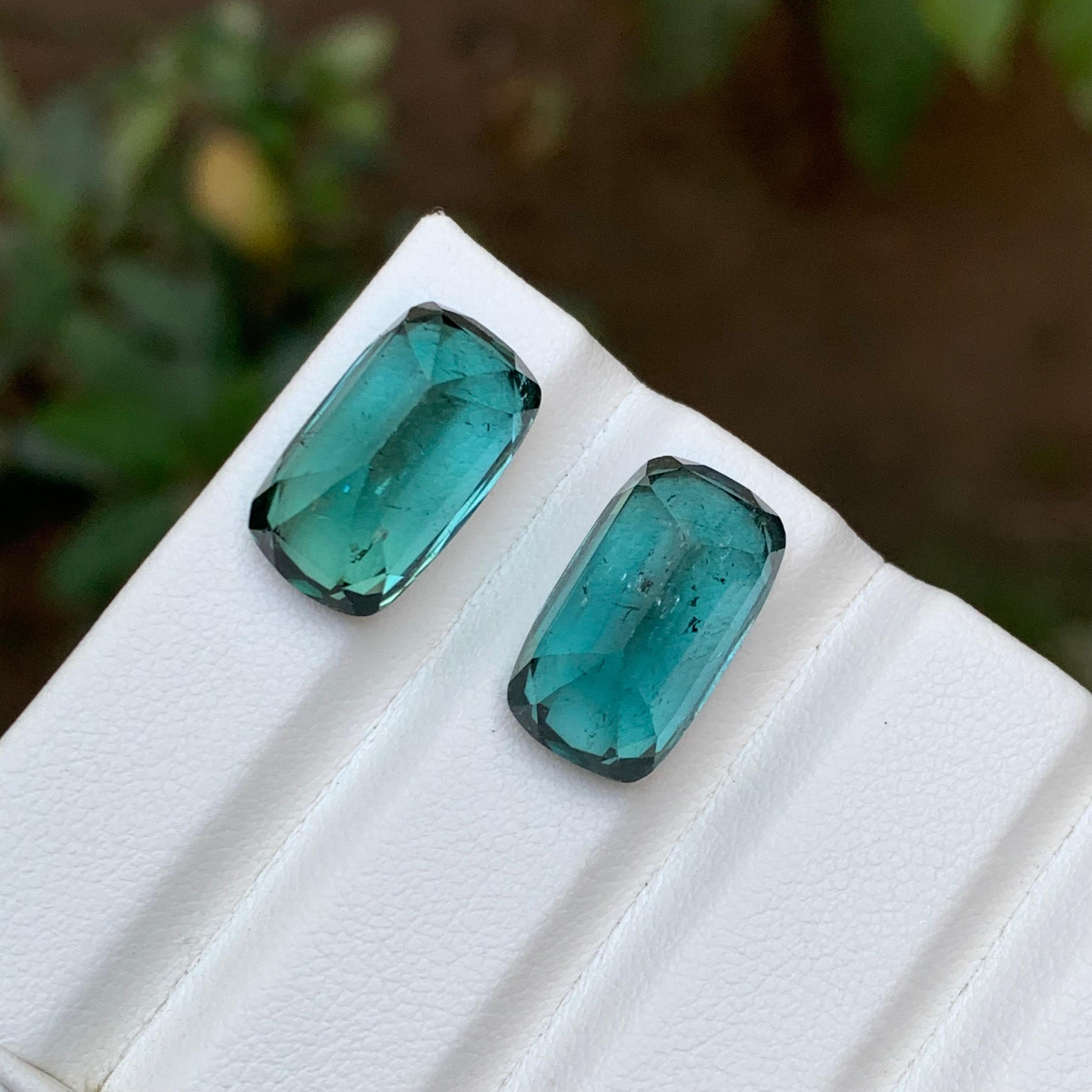 Orecchini di tormalina naturale verde mare Coppia di gemme sciolte da 19,55 carati con taglio a cuscino in vendita 3